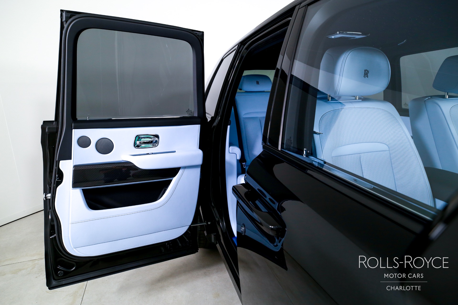 2025 Rolls Royce Cullinan Black Badge photo 26