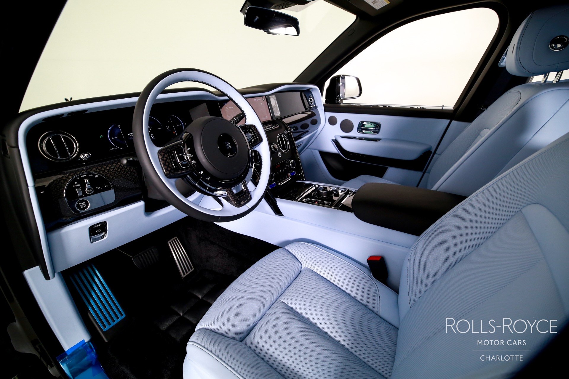 2025 Rolls Royce Cullinan Black Badge photo 4