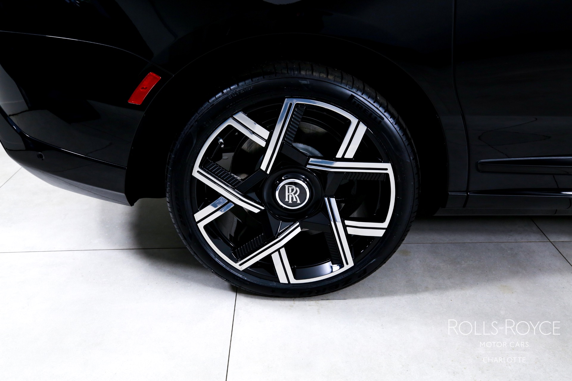 2025 Rolls Royce Cullinan Black Badge photo 36