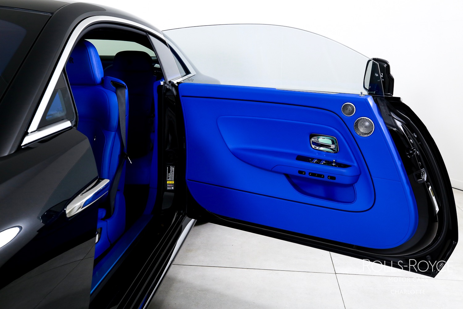 2025 Rolls Royce Spectre photo 11