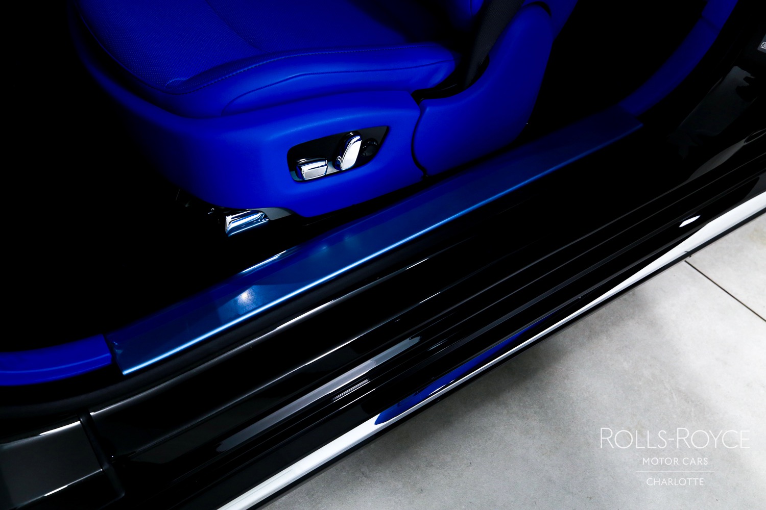 2025 Rolls Royce Spectre photo 19