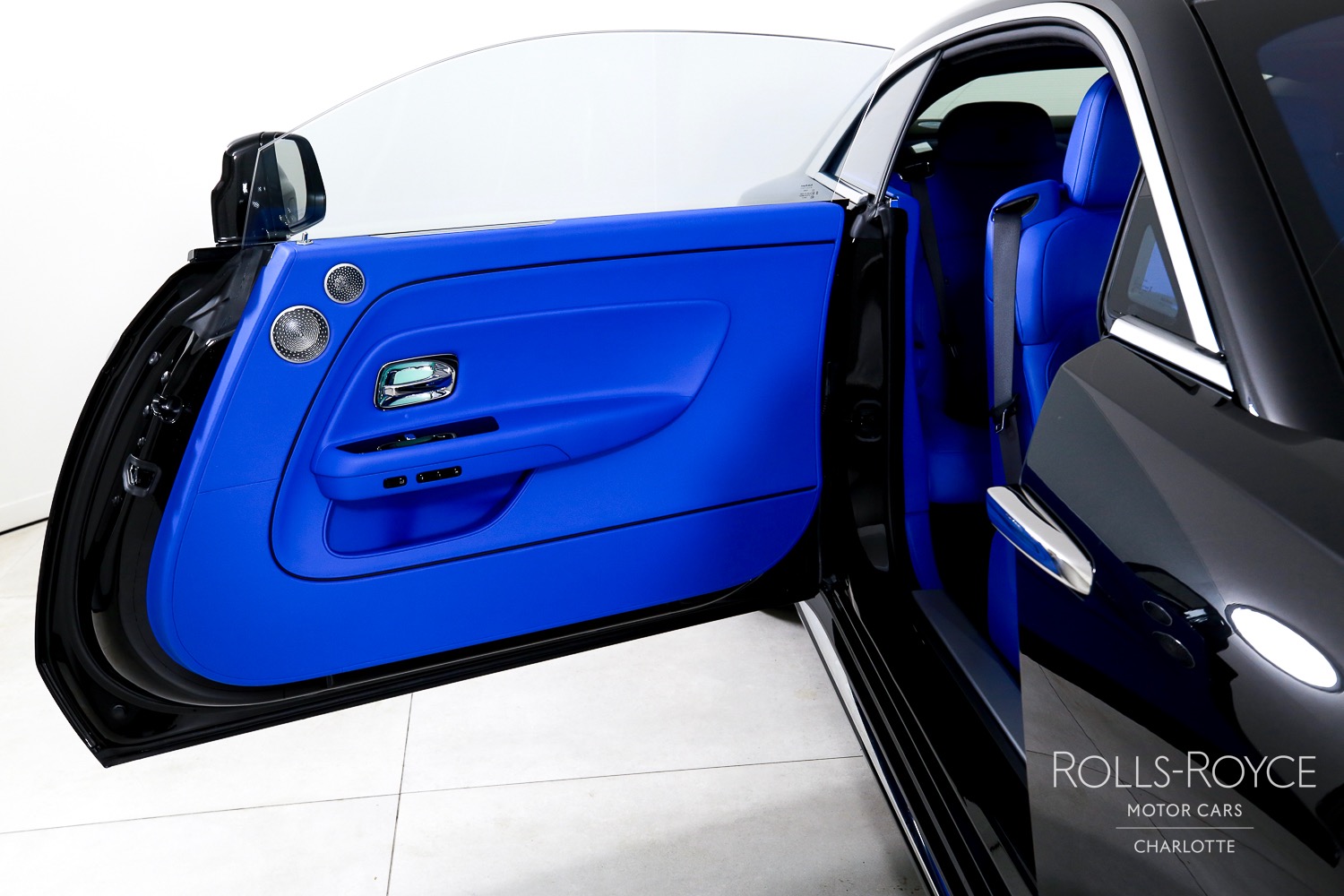 2025 Rolls Royce Spectre photo 22