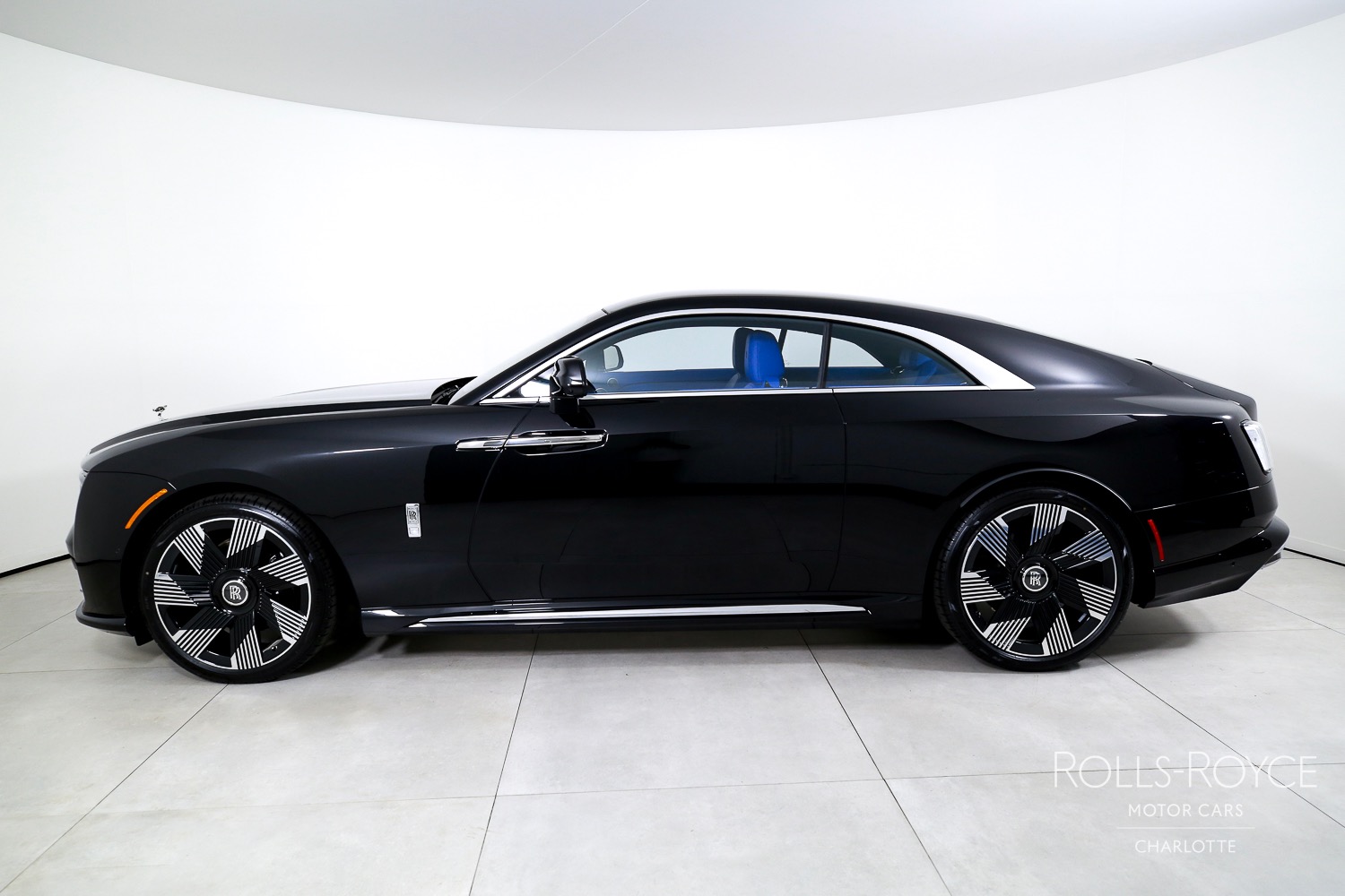 2025 Rolls Royce Spectre photo 3