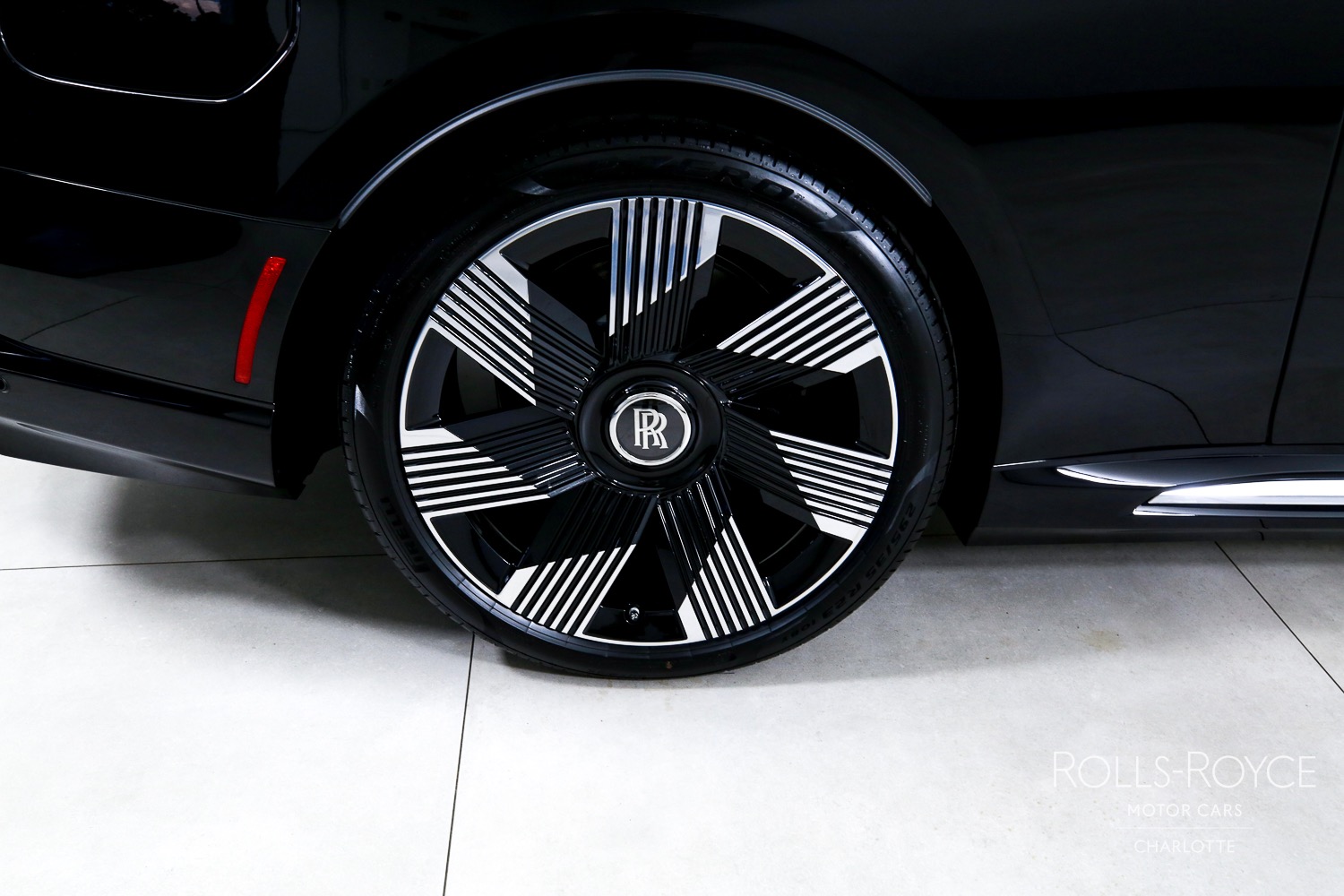 2025 Rolls Royce Spectre photo 28