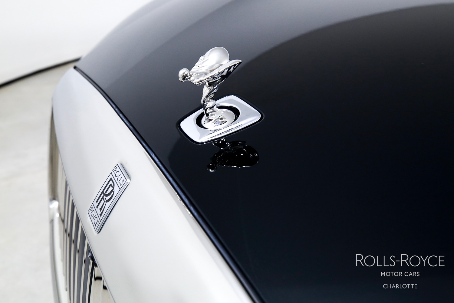 2025 Rolls Royce Spectre photo 33