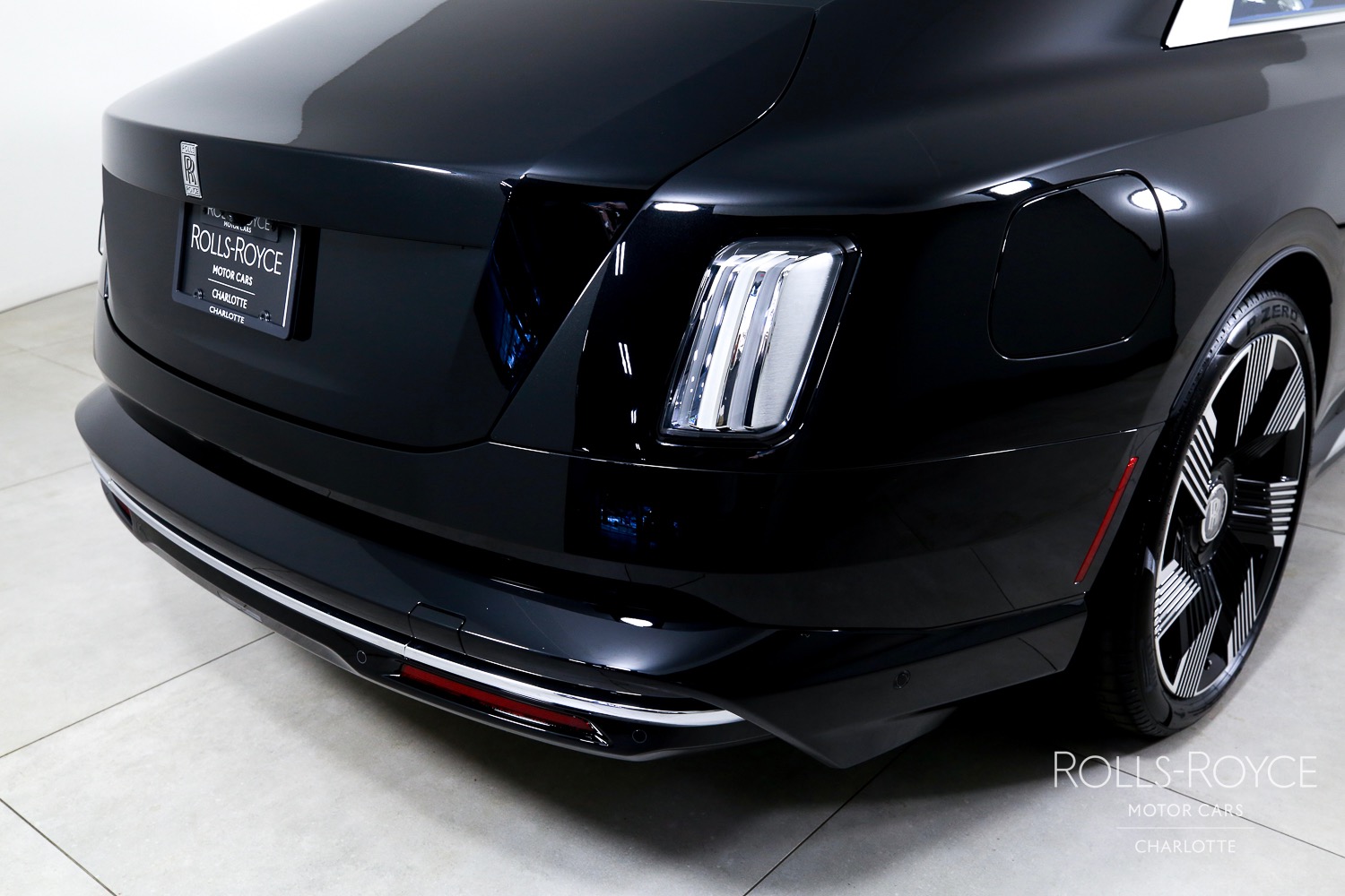 2025 Rolls Royce Spectre photo 34