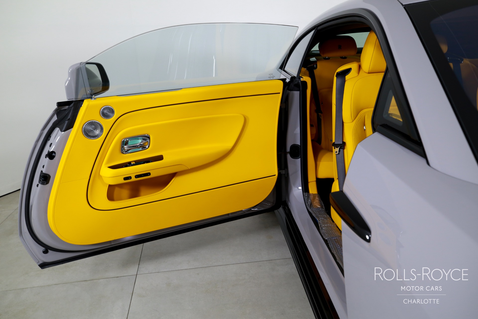 2025 Rolls Royce Spectre photo 11