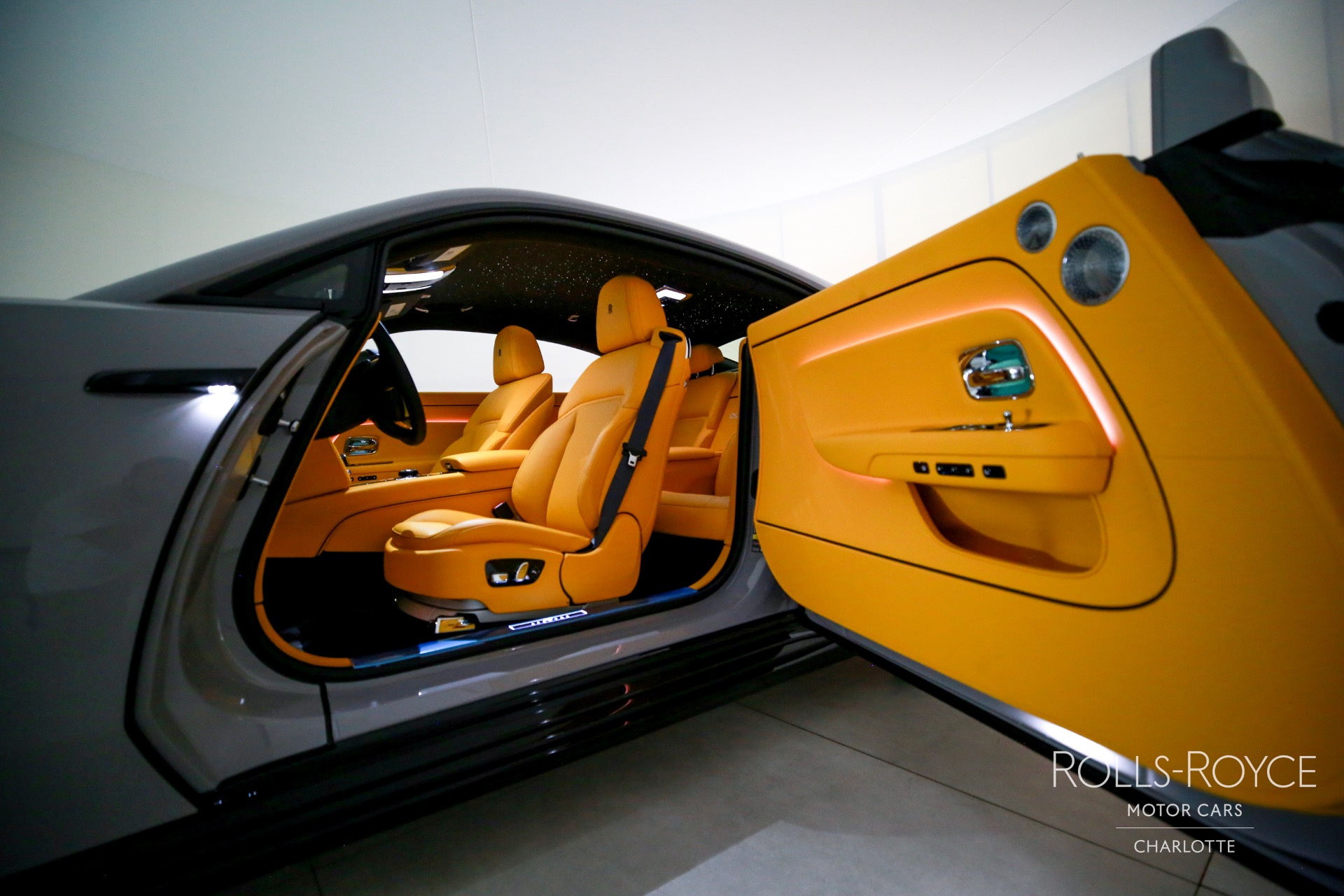 2025 Rolls Royce Spectre photo 12
