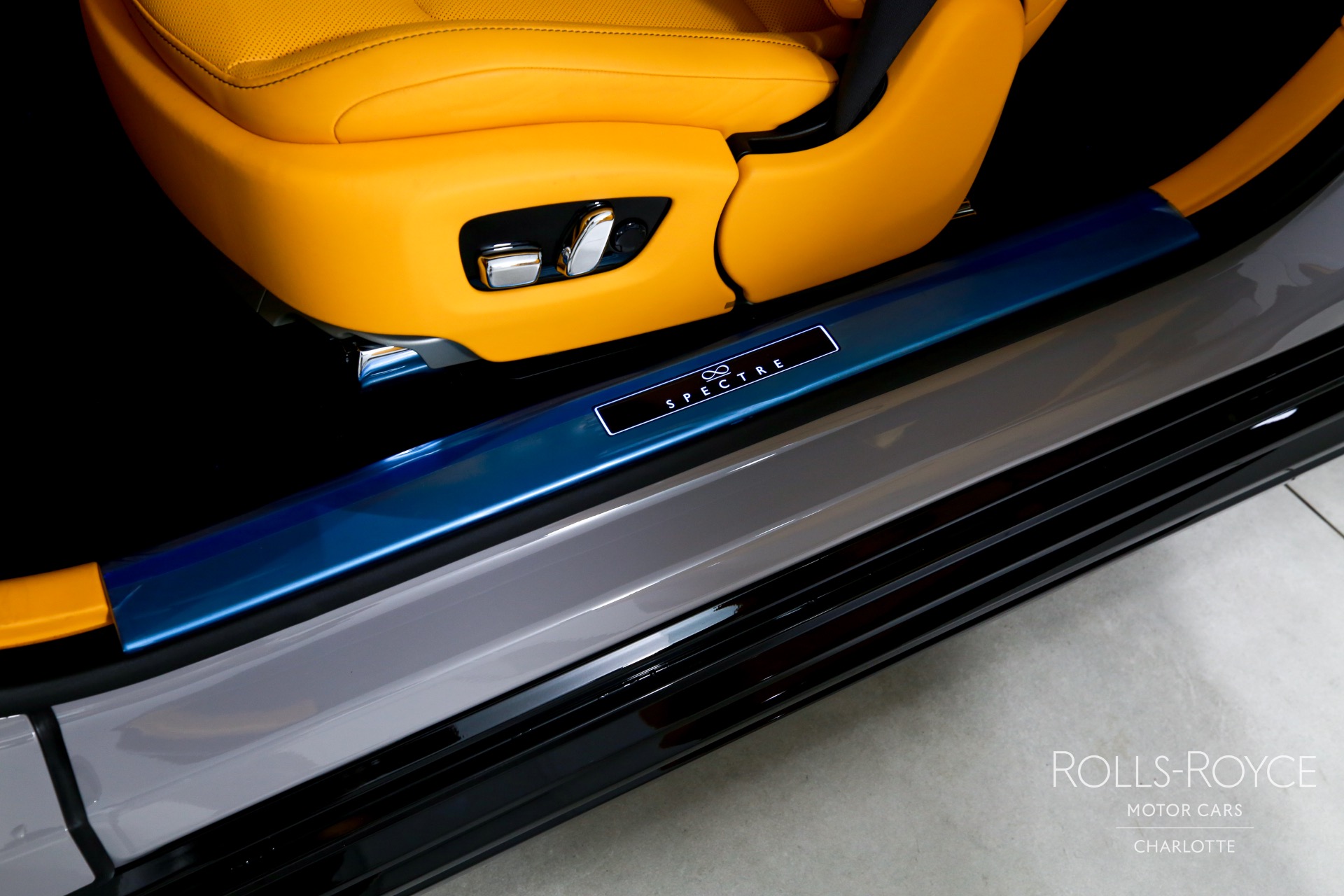 2025 Rolls Royce Spectre photo 18