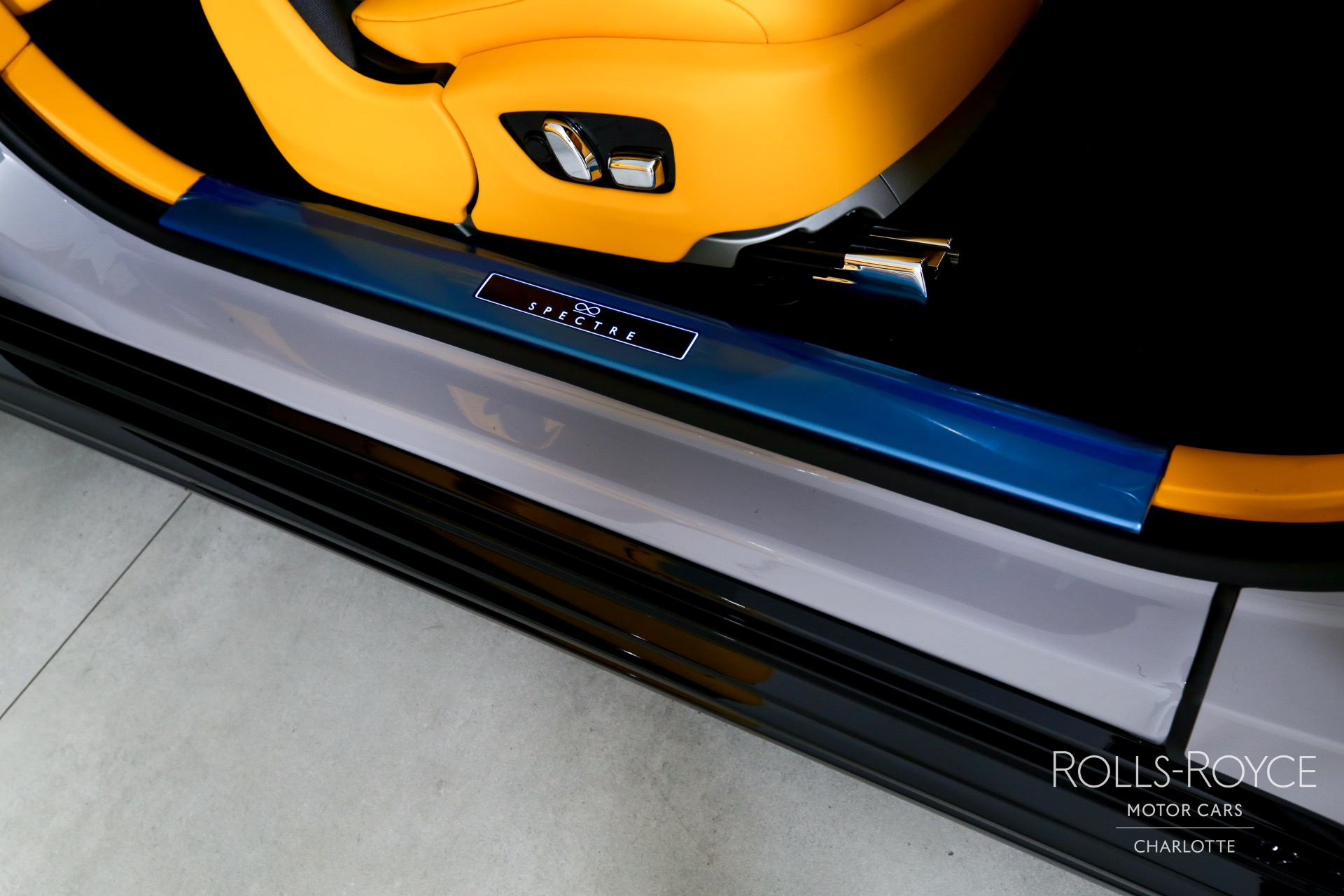 2025 Rolls Royce Spectre photo 25