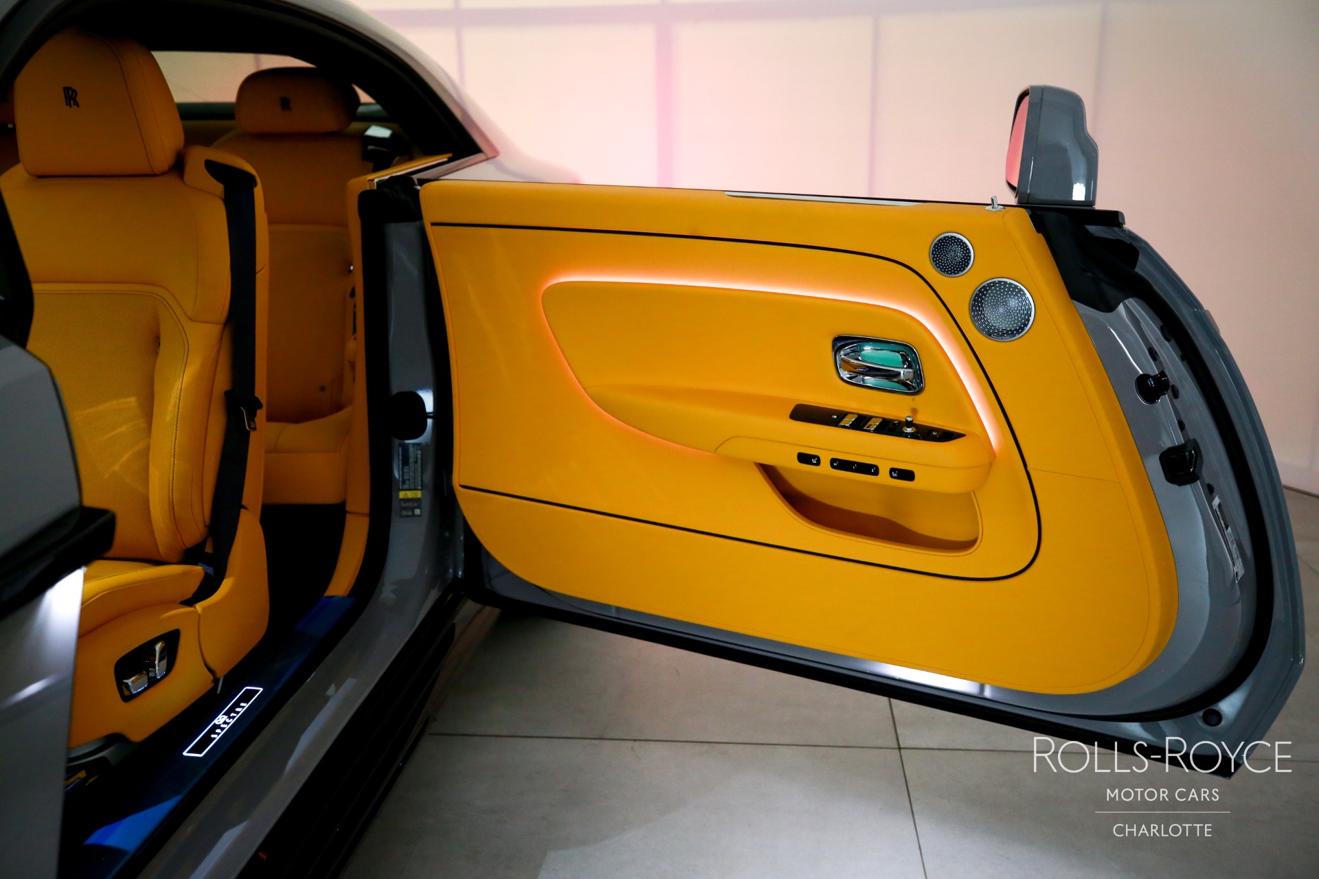 2025 Rolls Royce Spectre photo 27