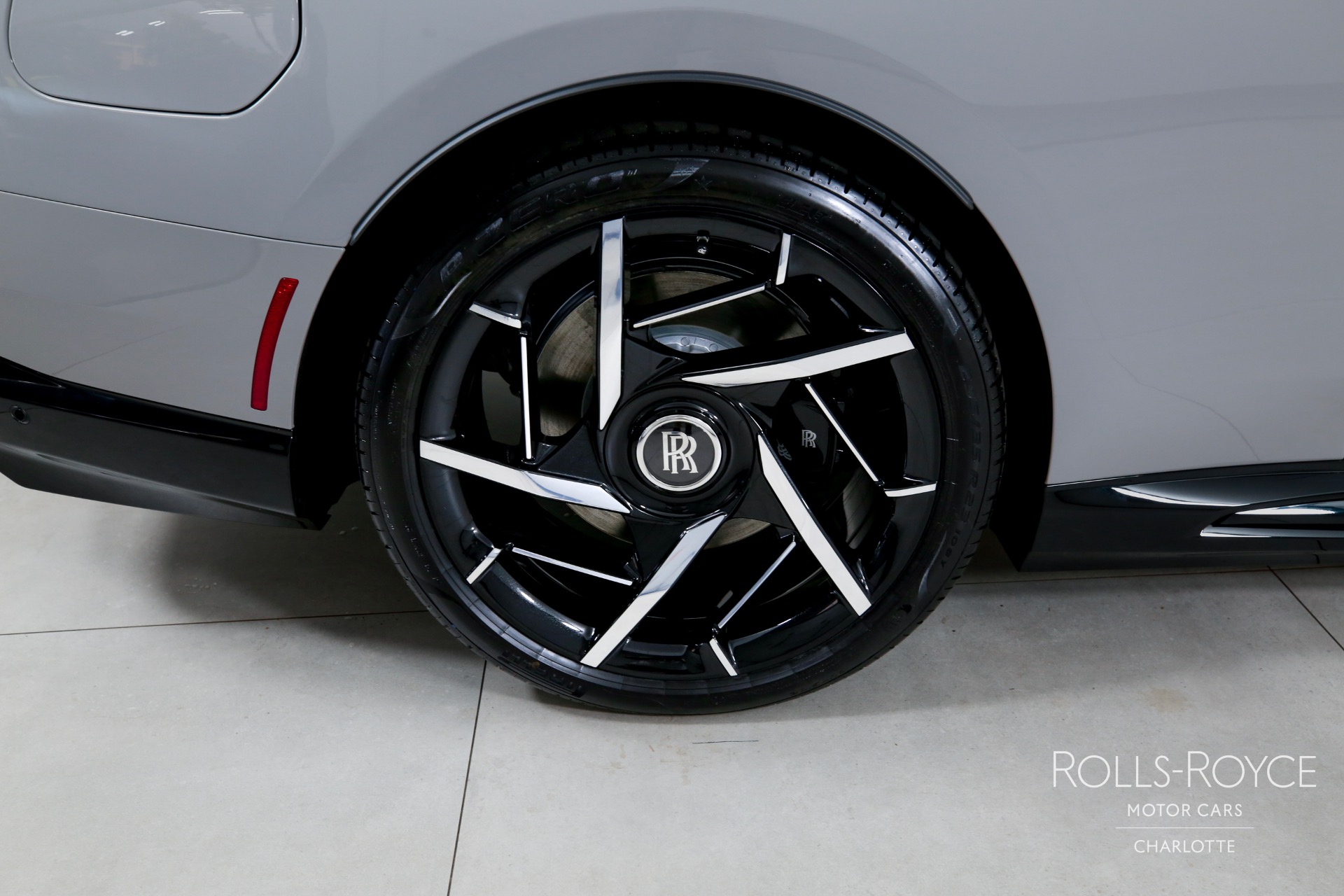 2025 Rolls Royce Spectre photo 29