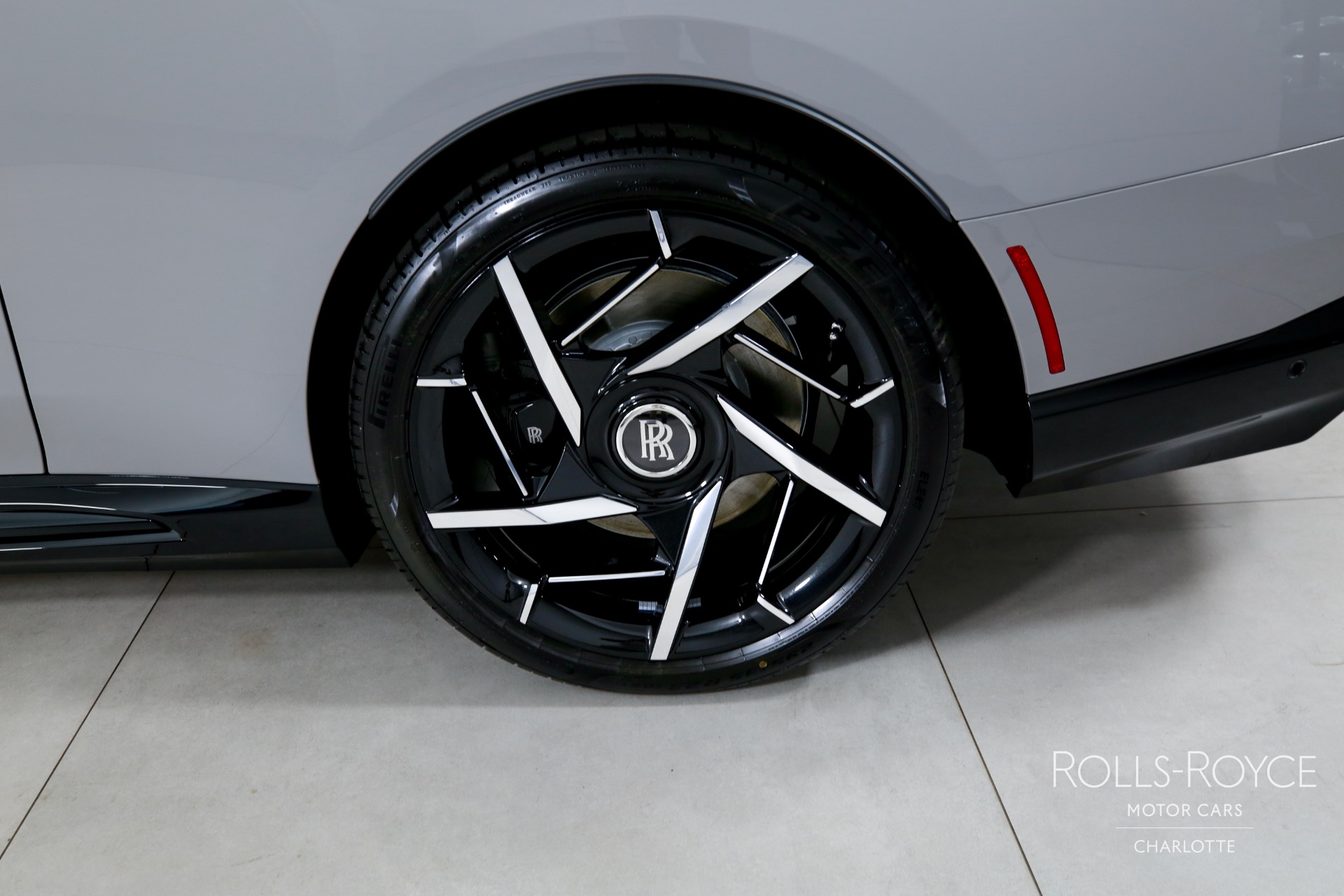 2025 Rolls Royce Spectre photo 32