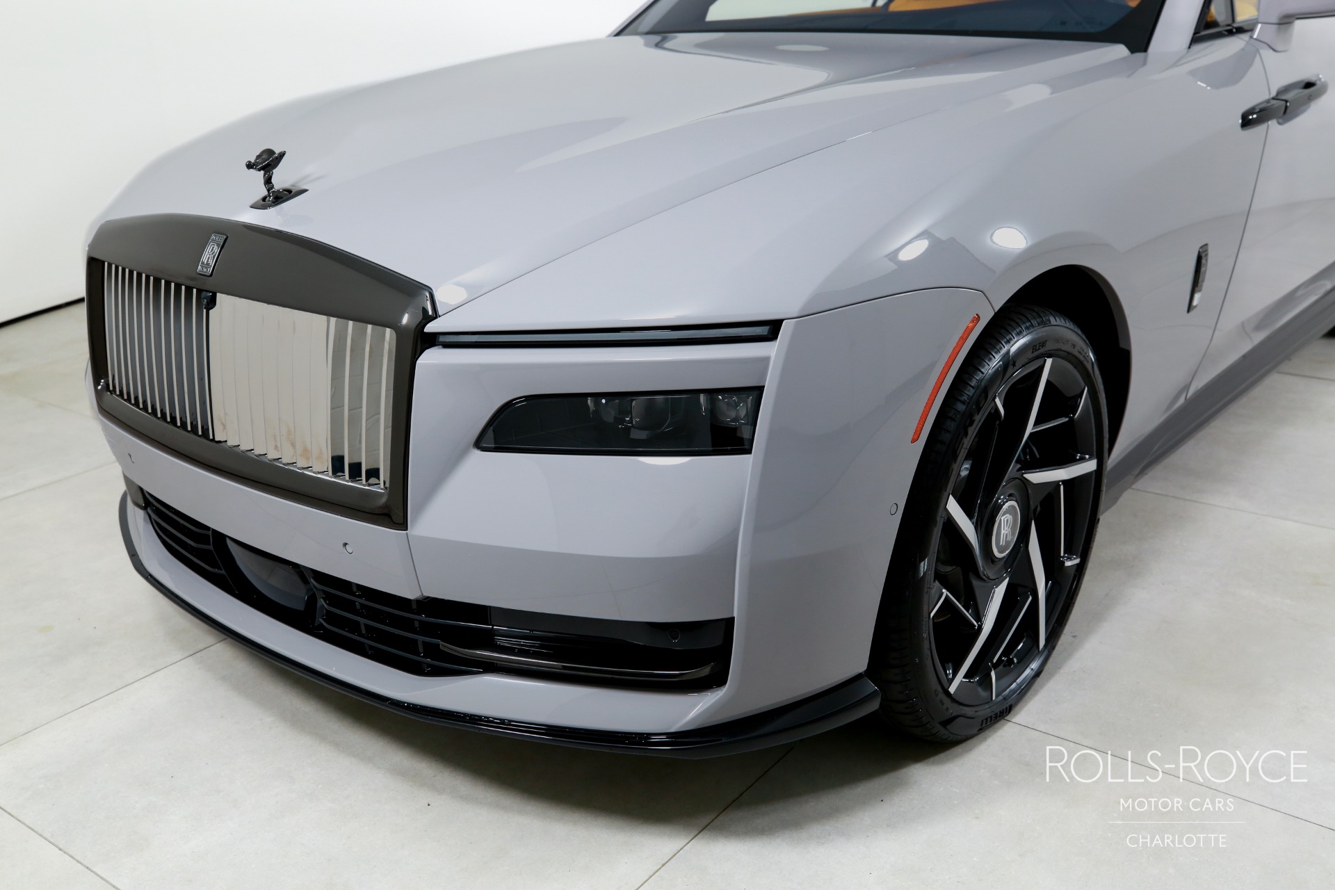 2025 Rolls Royce Spectre photo 33