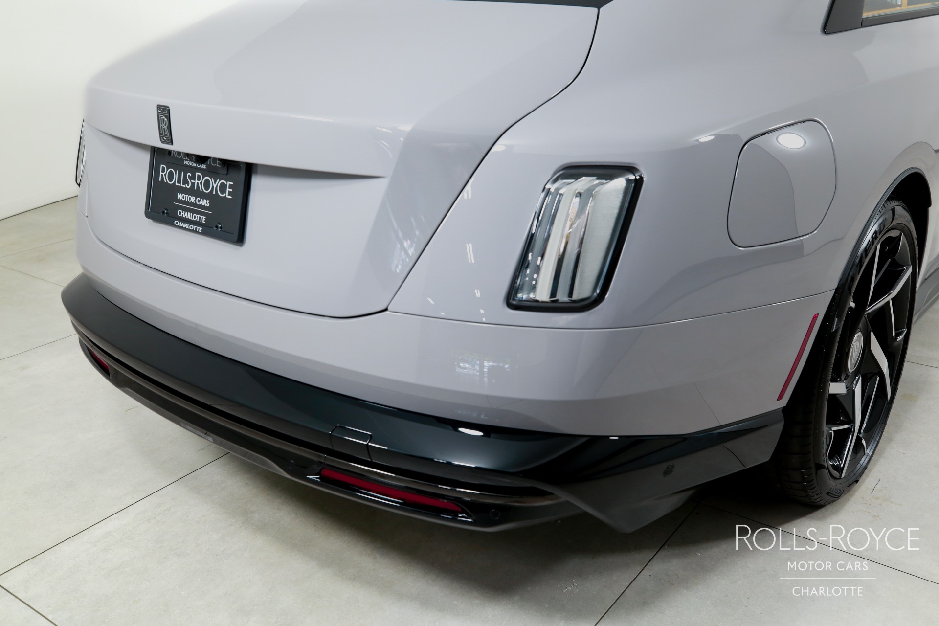 2025 Rolls Royce Spectre photo 34