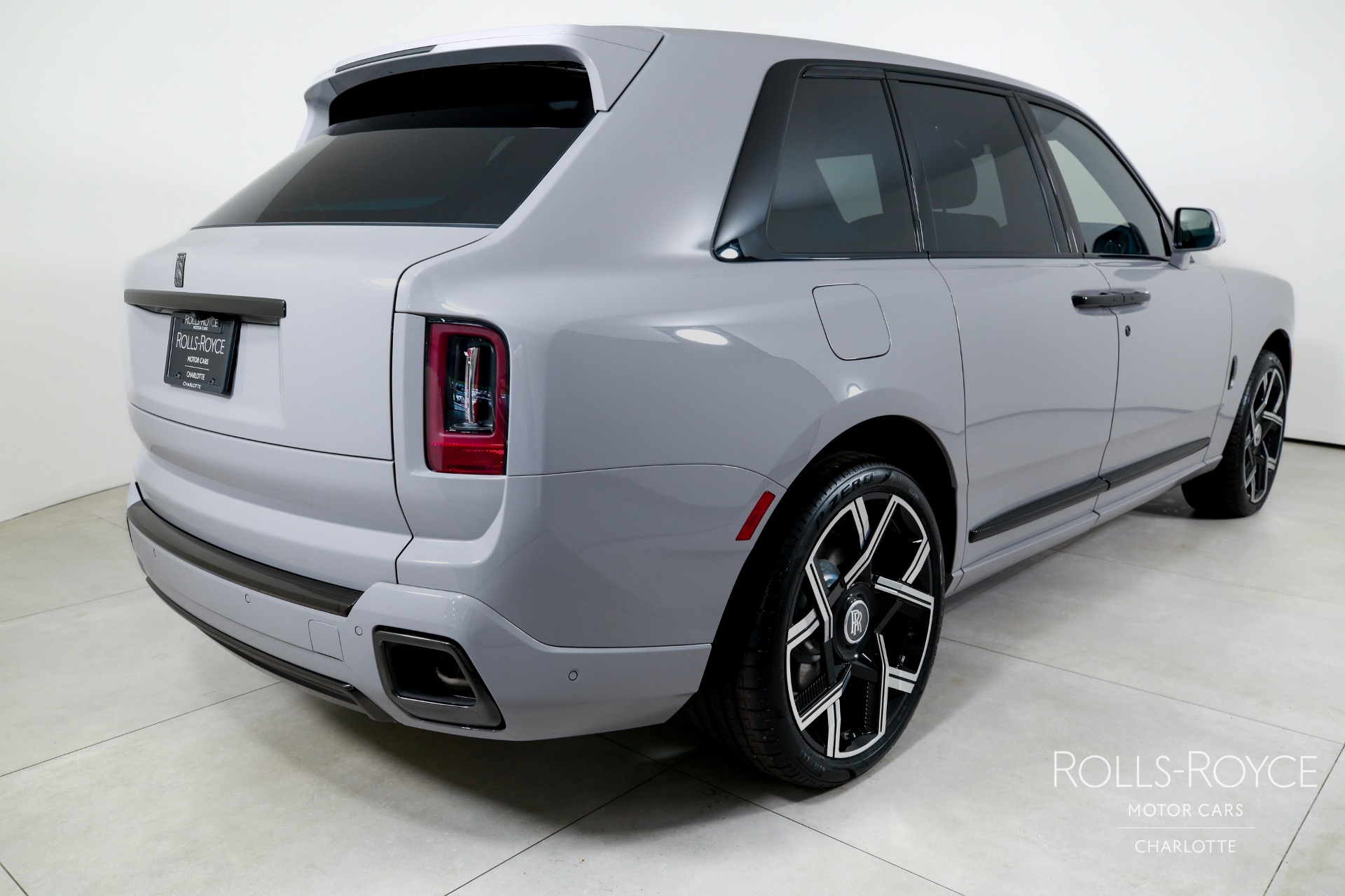 2025 Rolls Royce Cullinan Black Badge photo 2