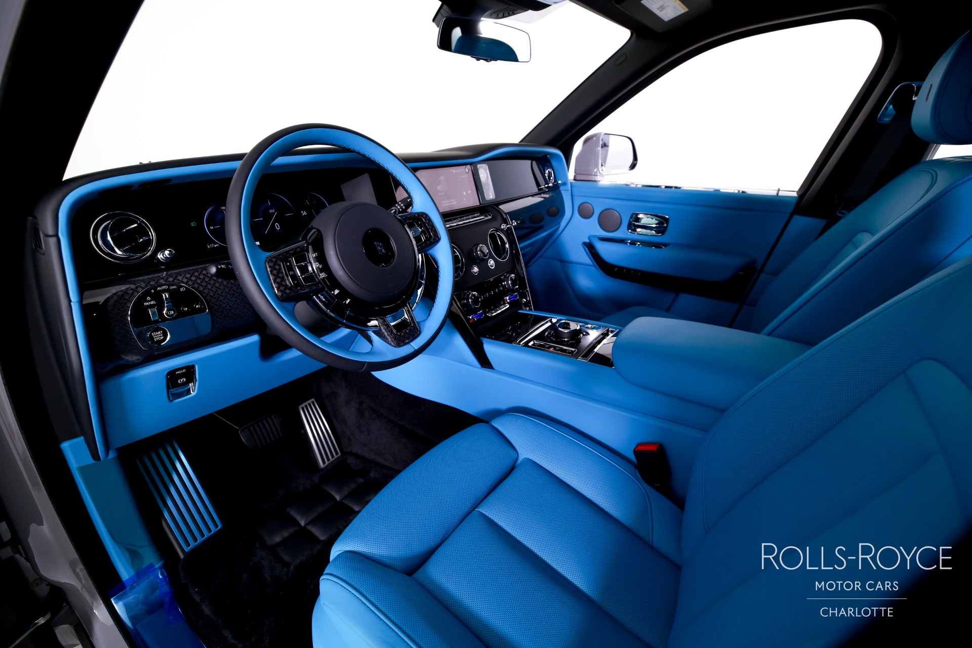 2025 Rolls Royce Cullinan Black Badge photo 4