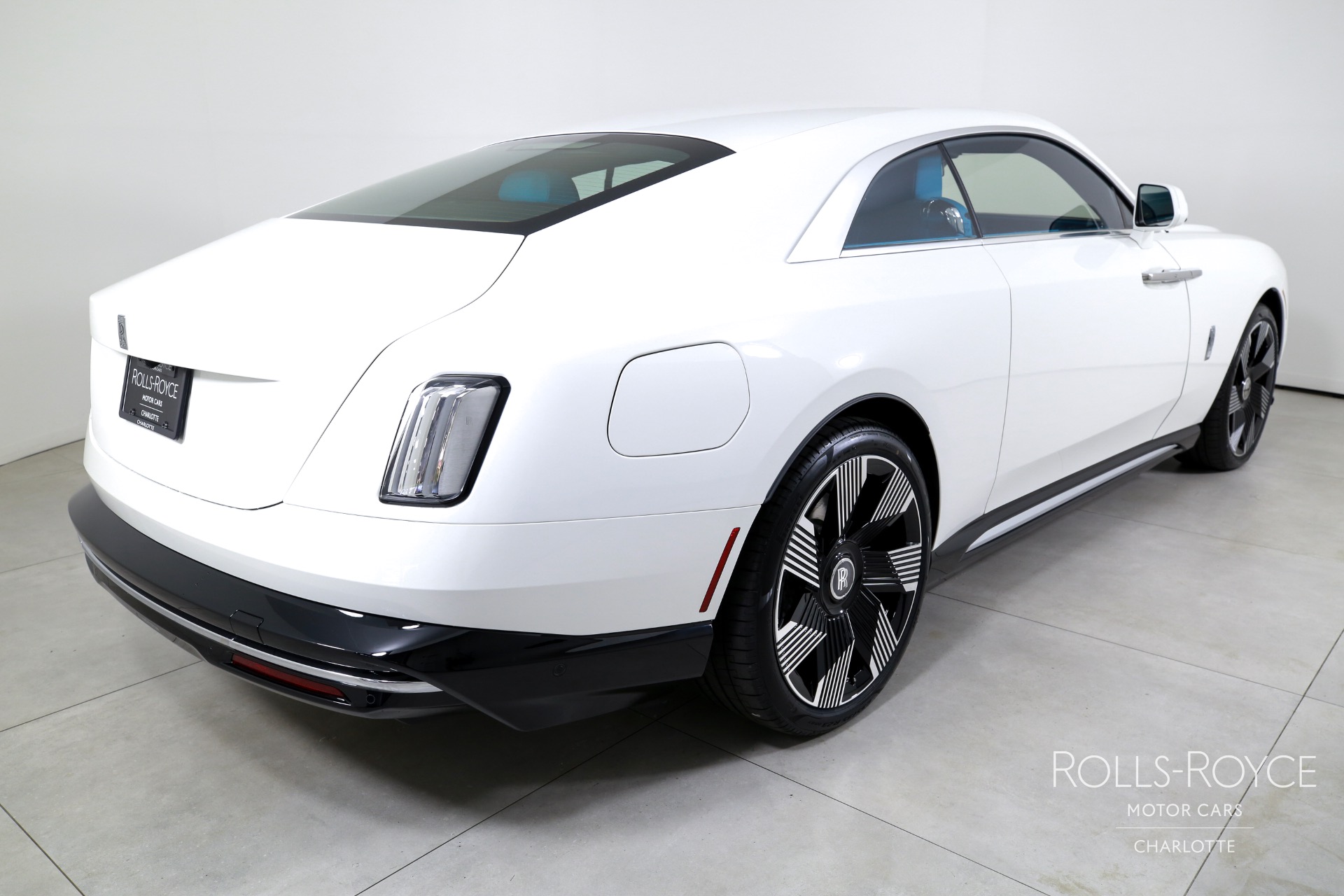 2025 Rolls Royce Spectre photo 2