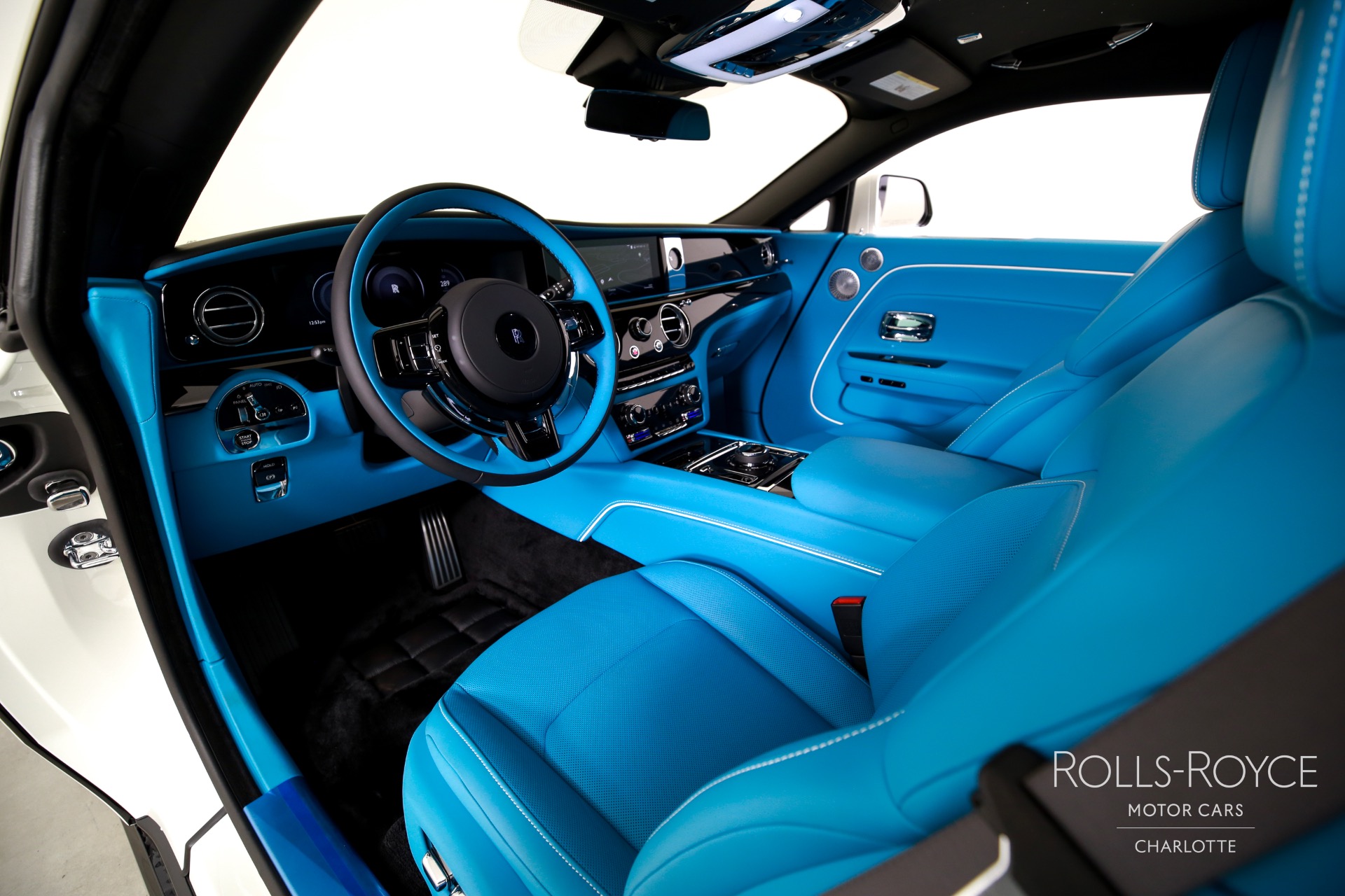 2025 Rolls Royce Spectre photo 4