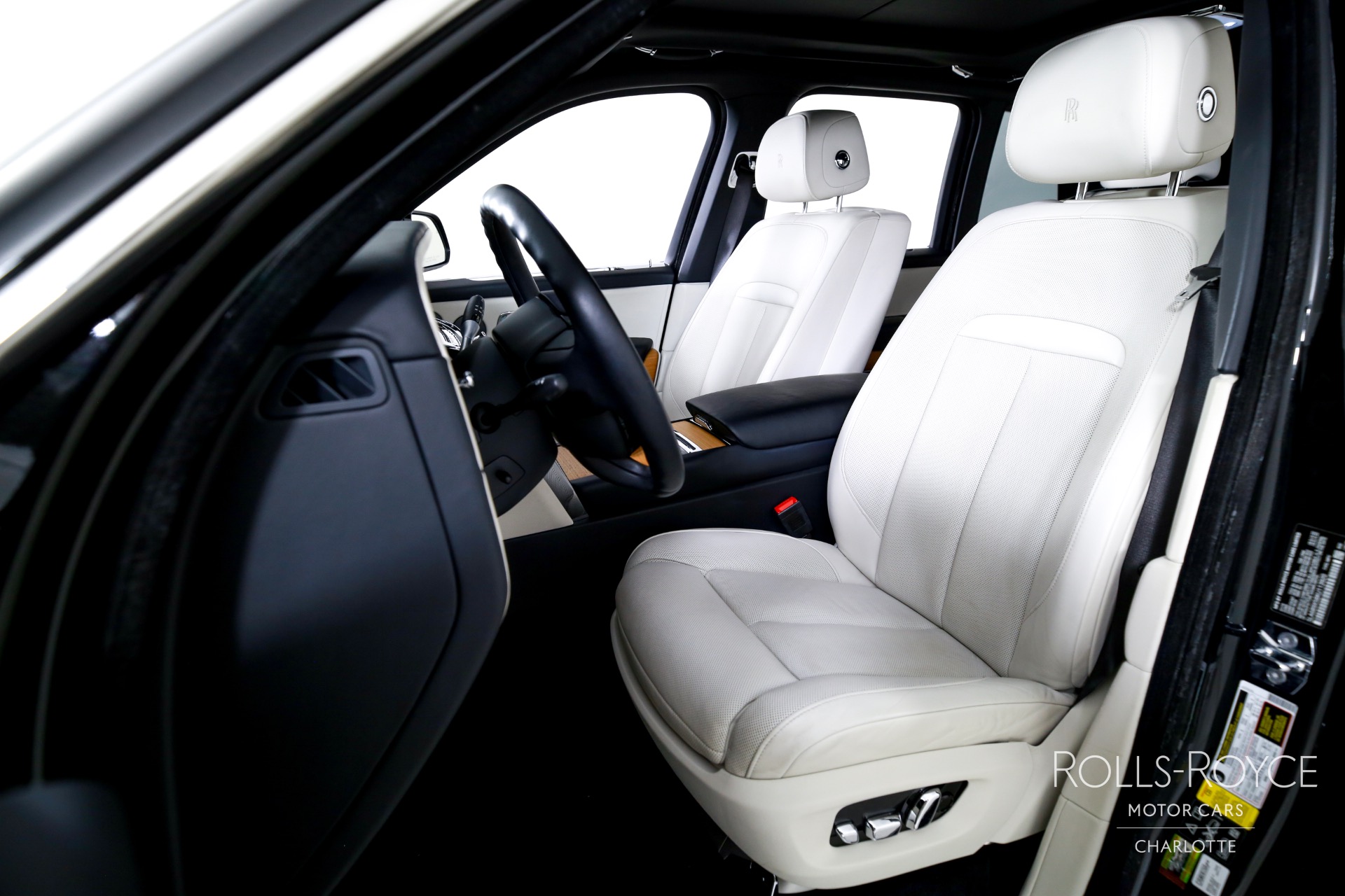2019 Rolls Royce Cullinan RR31 photo 10