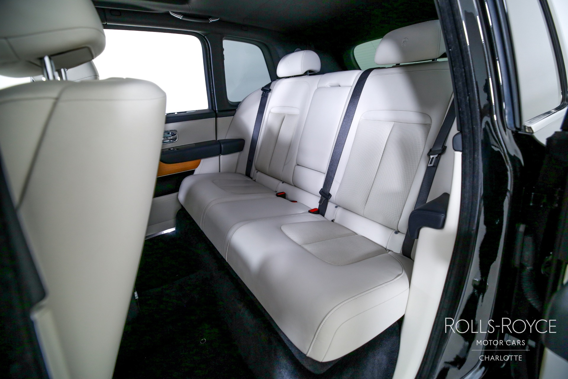 2019 Rolls Royce Cullinan RR31 photo 14