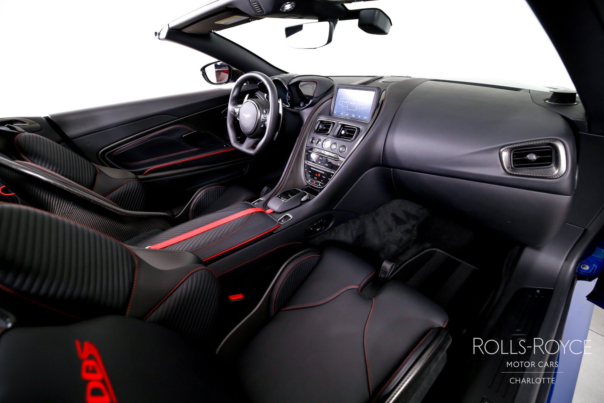 2023 Aston Martin DBS photo 21
