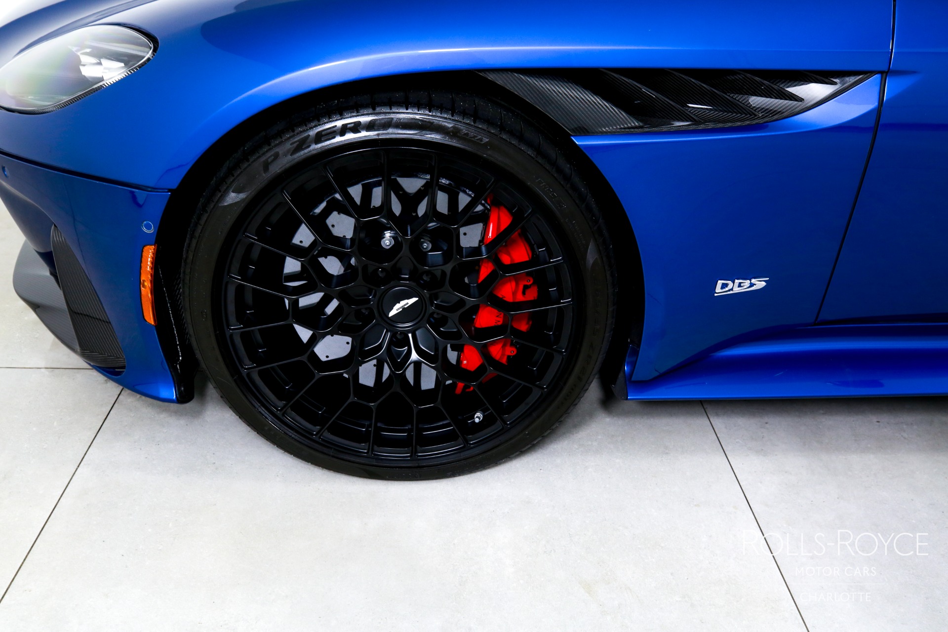 2023 Aston Martin DBS photo 24