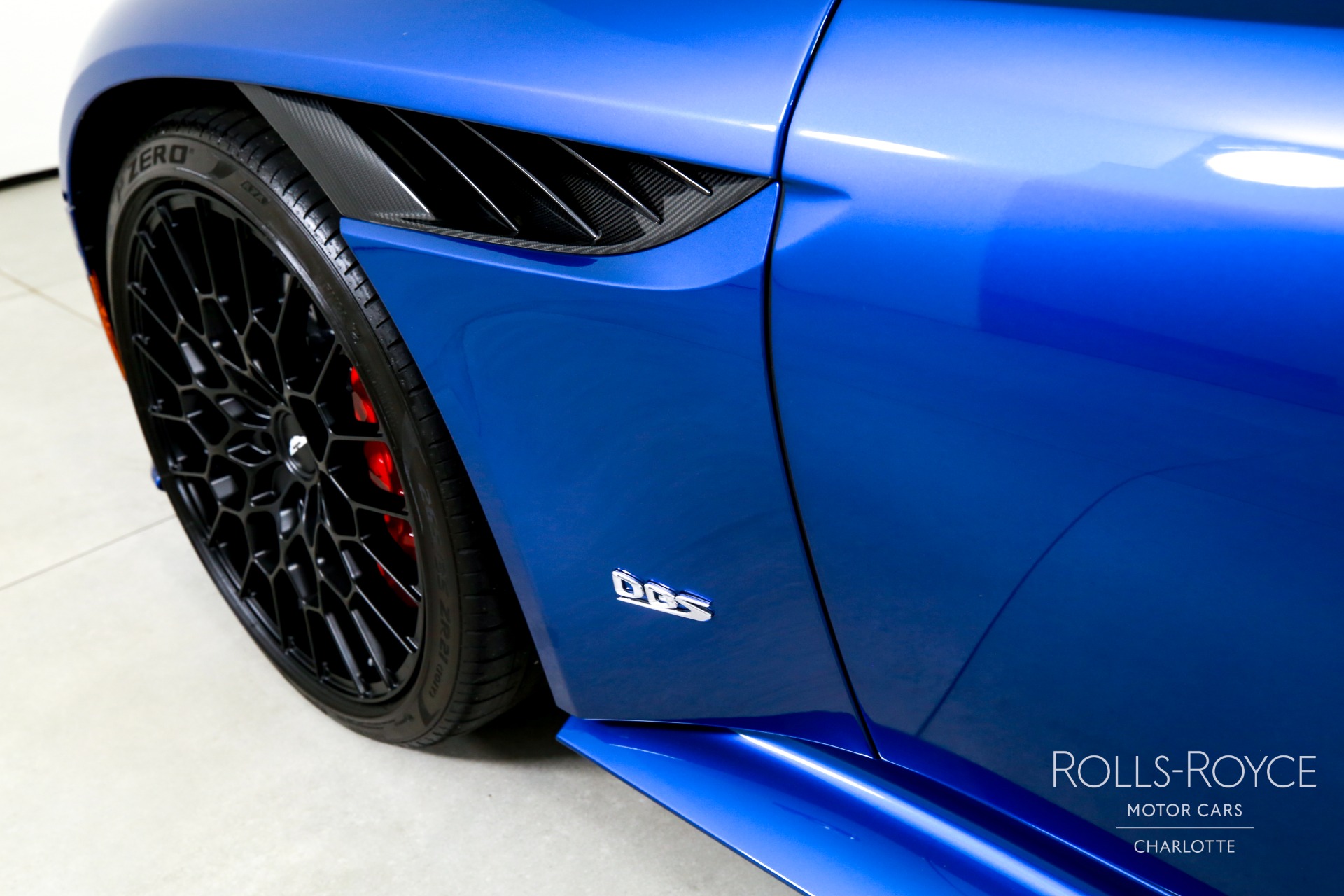 2023 Aston Martin DBS photo 27