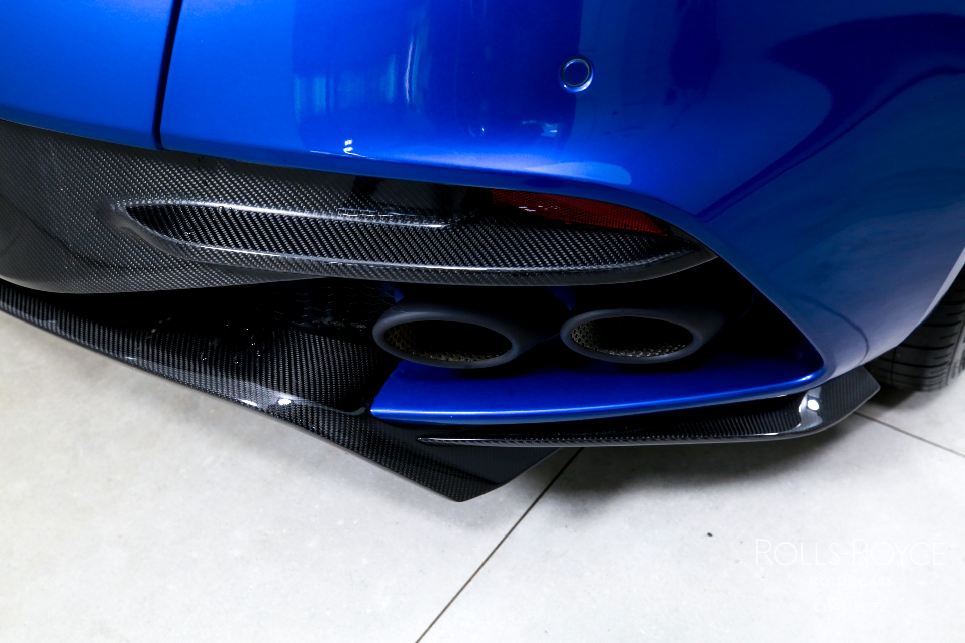 2023 Aston Martin DBS photo 28