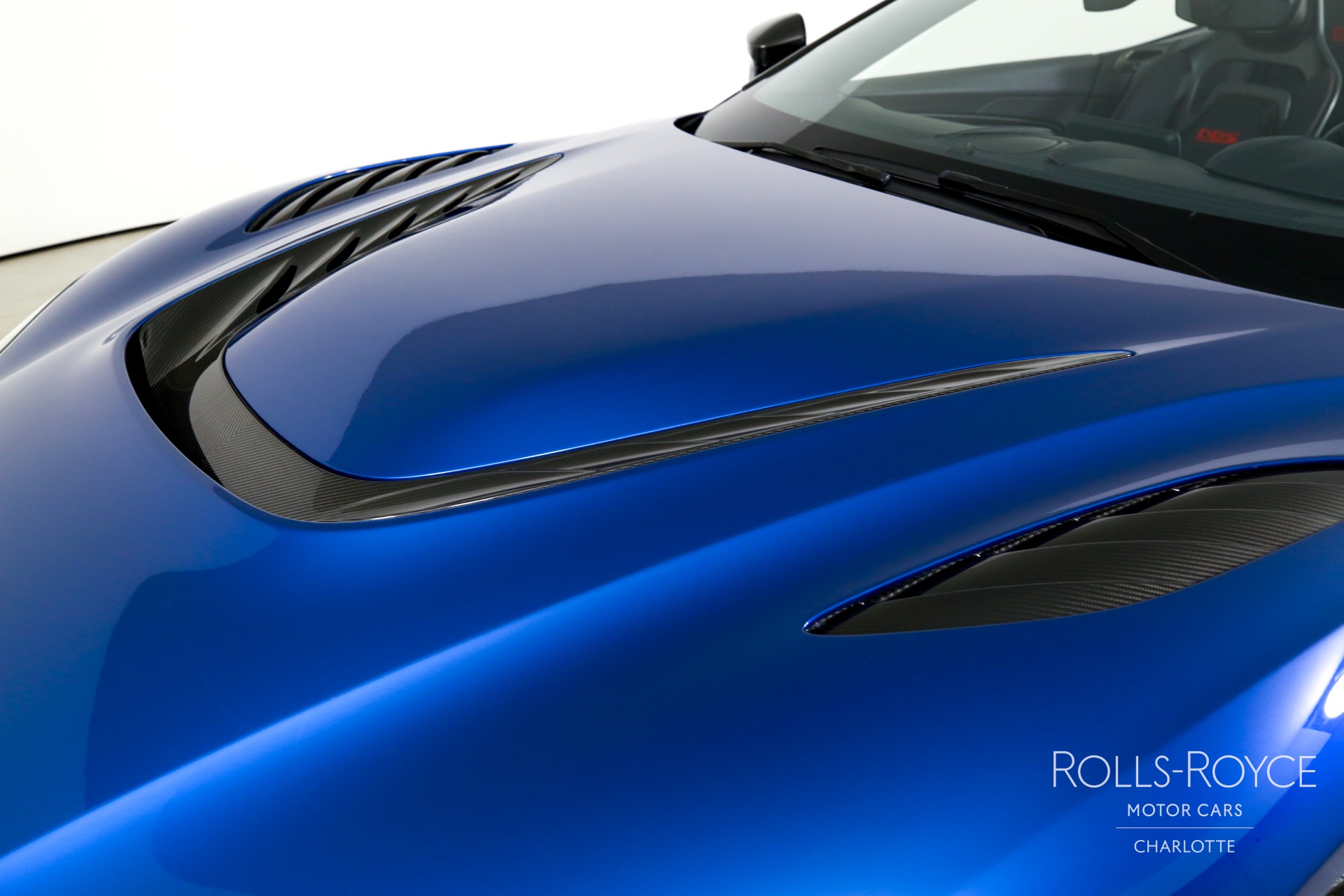 2023 Aston Martin DBS photo 29