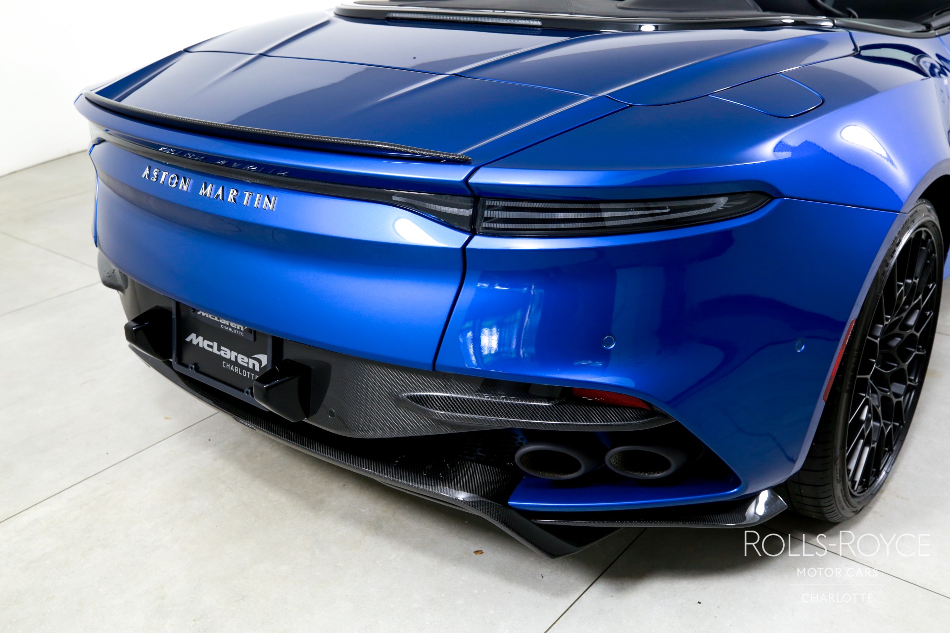 2023 Aston Martin DBS photo 31
