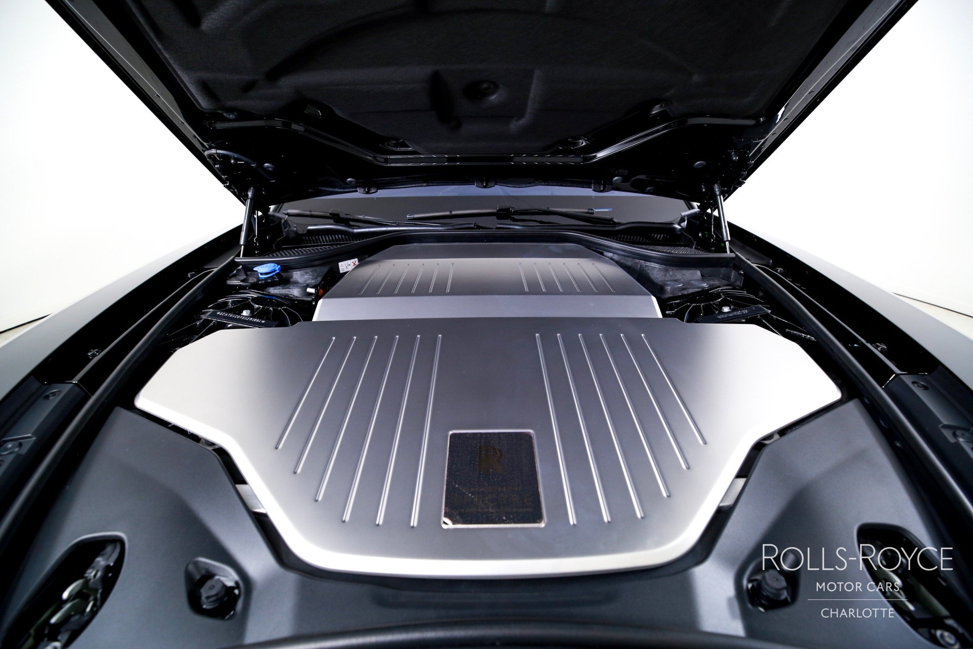 2025 Rolls Royce Spectre photo 29