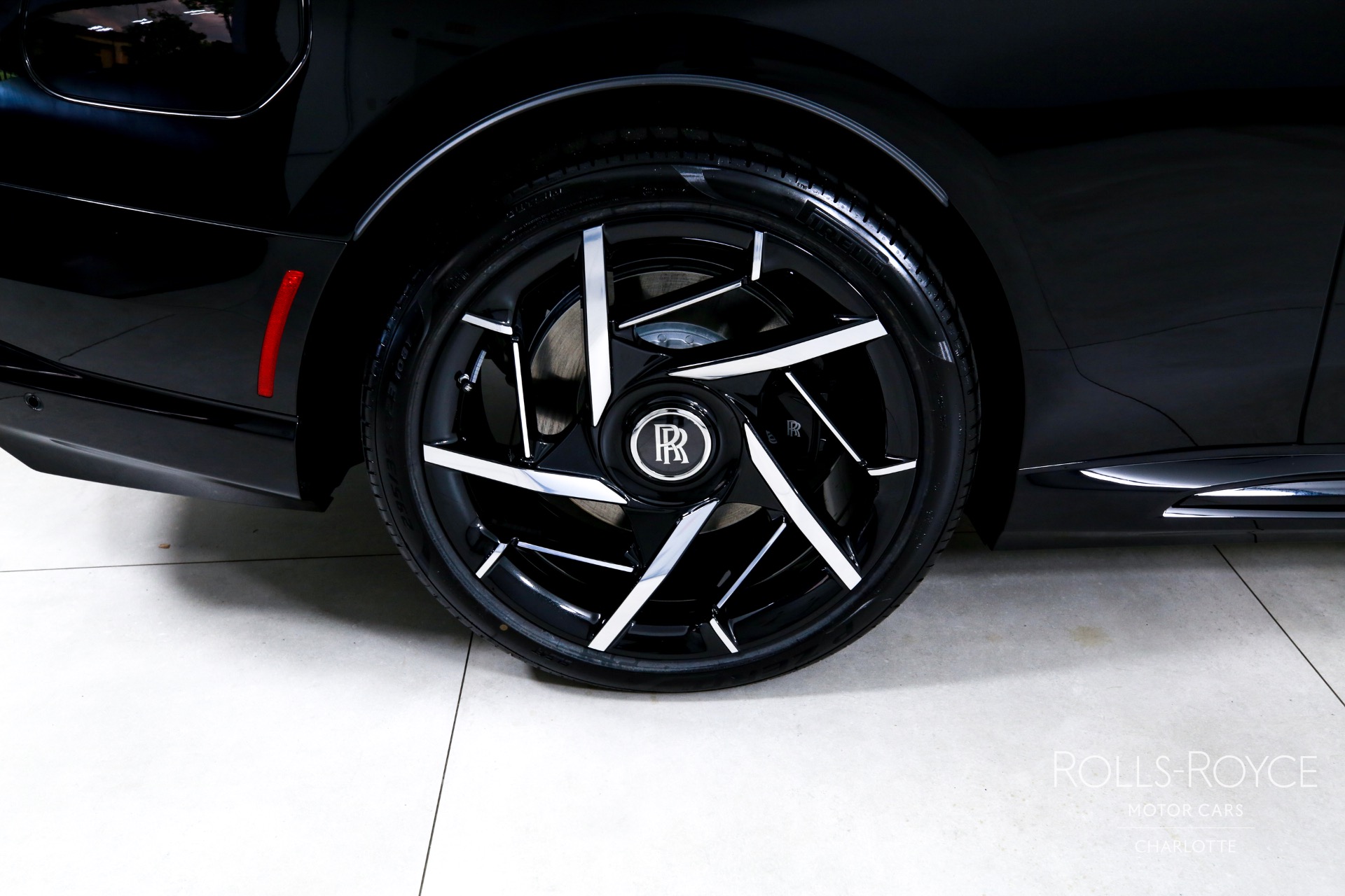 2025 Rolls Royce Spectre photo 30