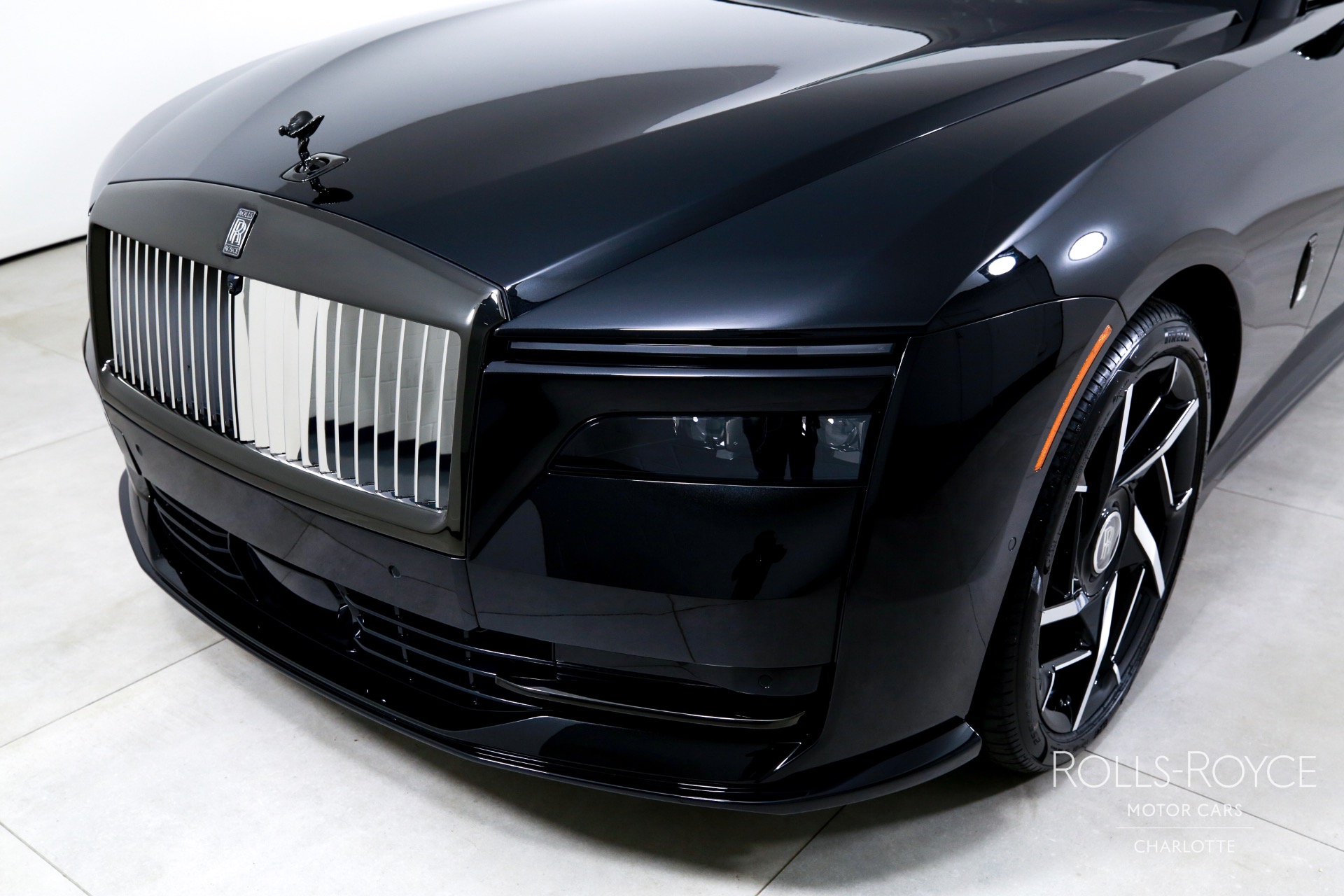 2025 Rolls Royce Spectre photo 34