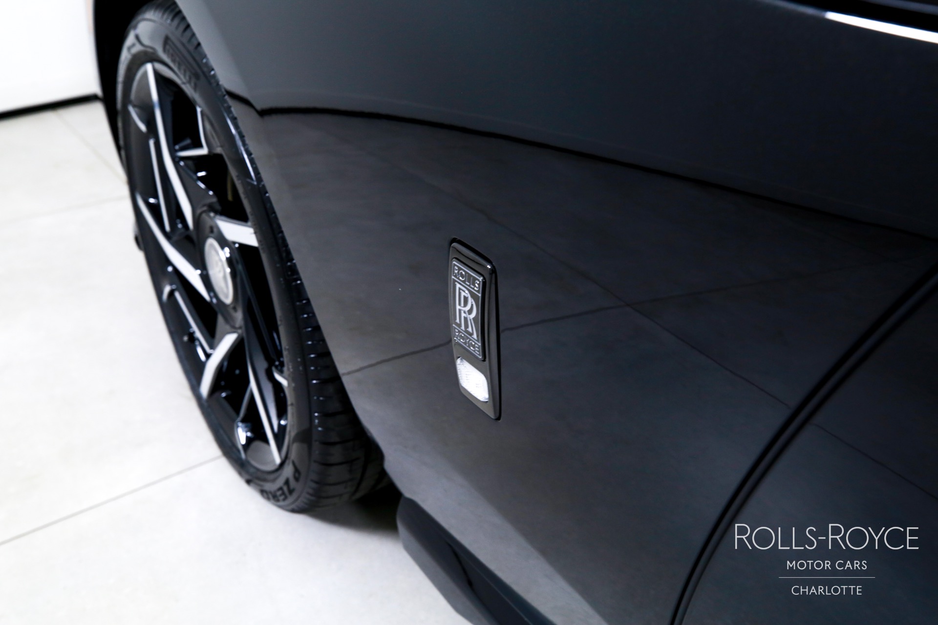 2025 Rolls Royce Spectre photo 35