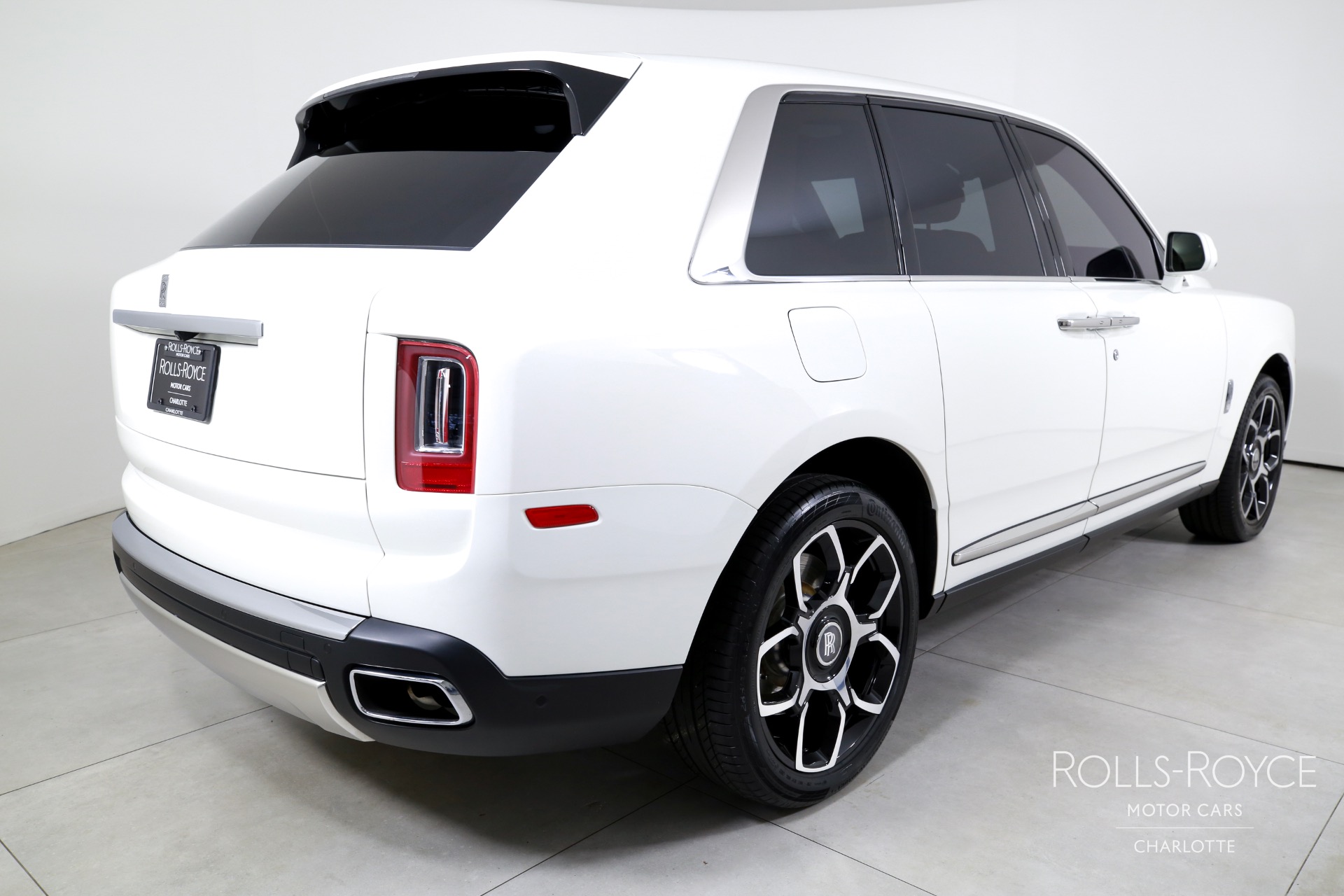 2020 Rolls Royce Cullinan photo 2