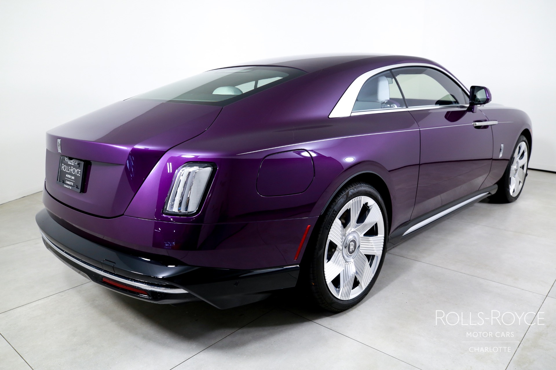 2024 Rolls Royce Spectre photo 2