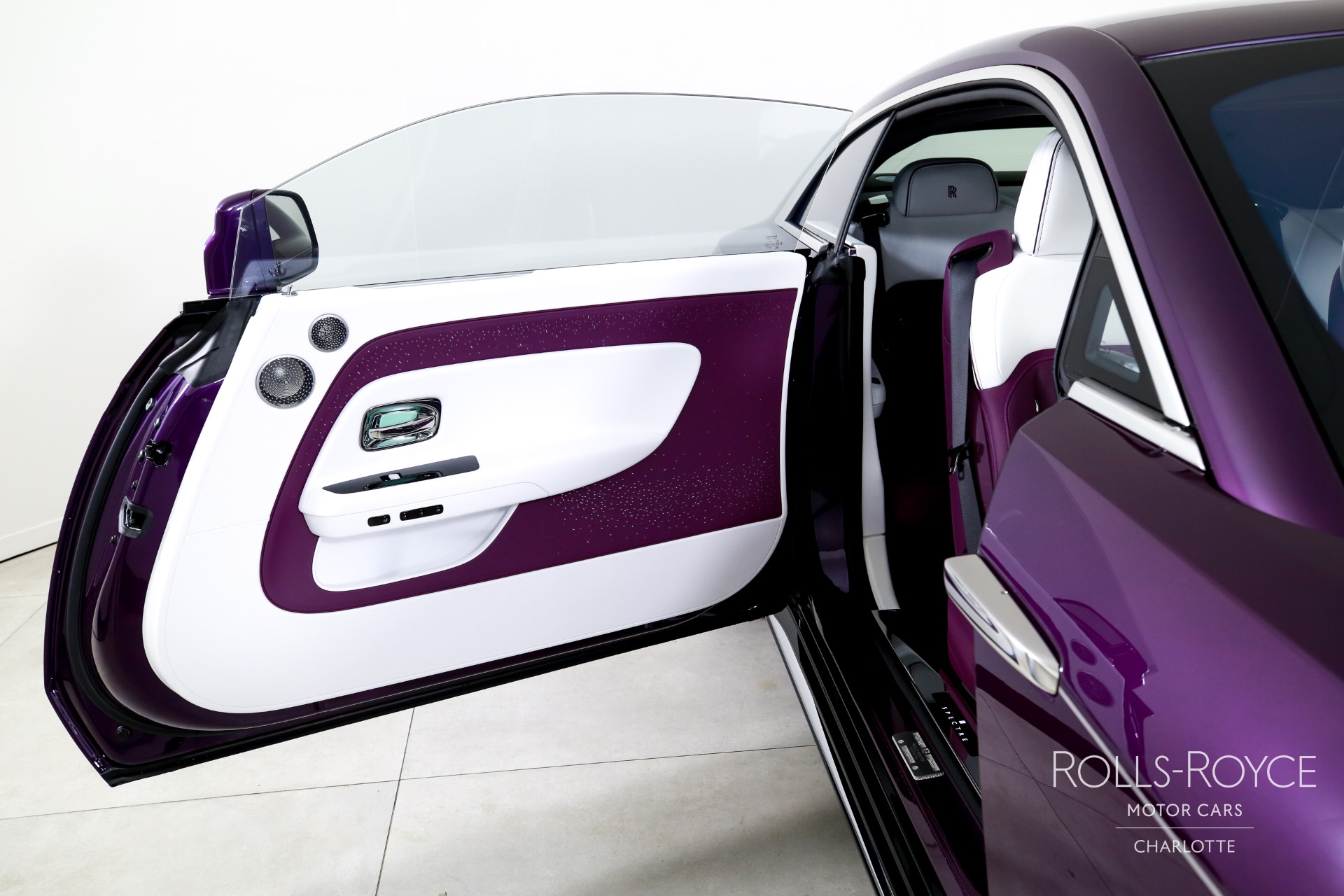 2024 Rolls Royce Spectre photo 22