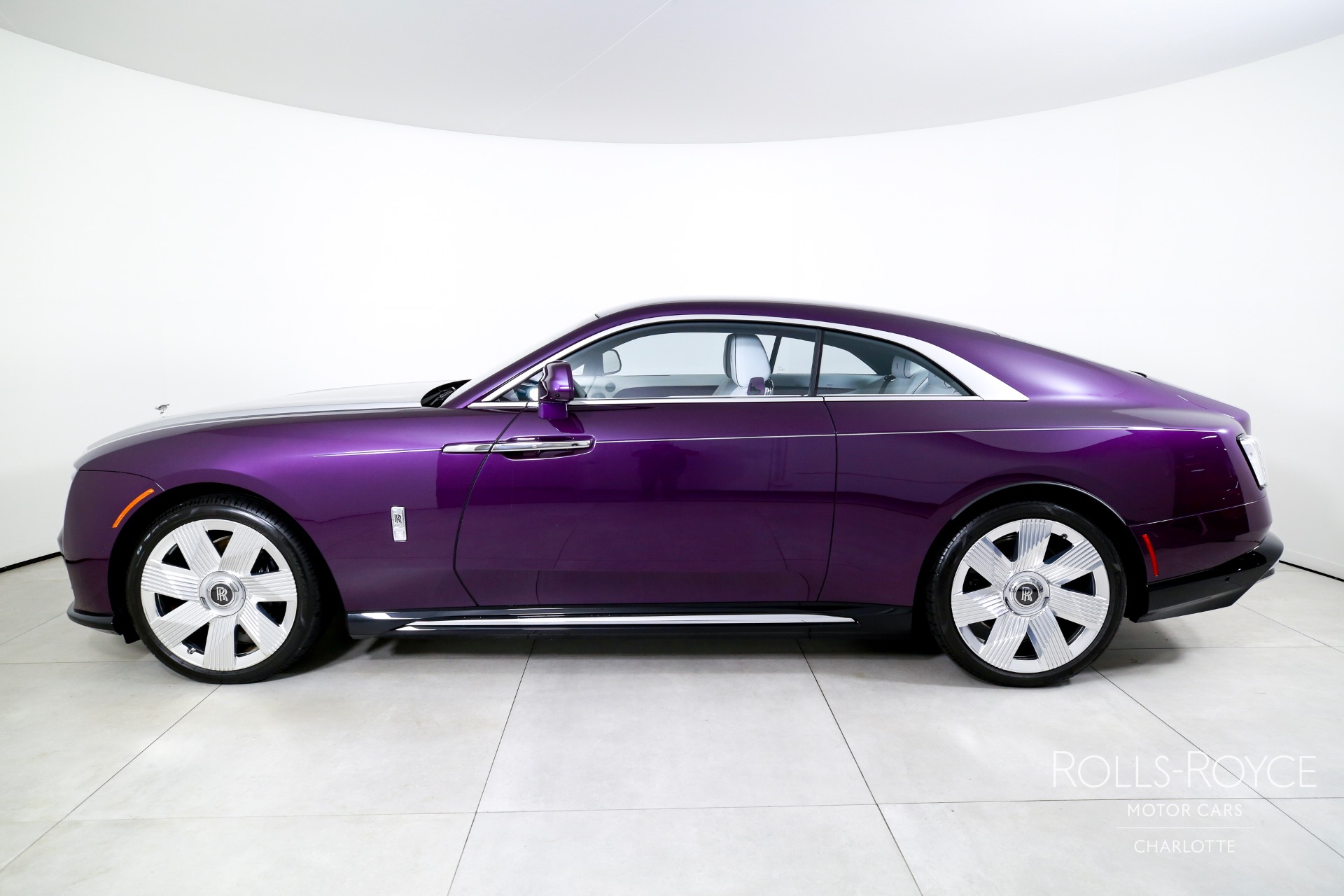 2024 Rolls Royce Spectre photo 3