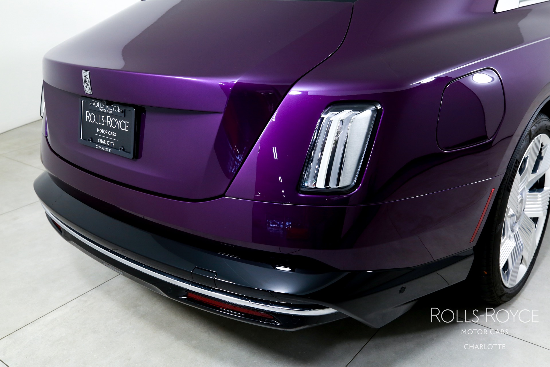 2024 Rolls Royce Spectre photo 38