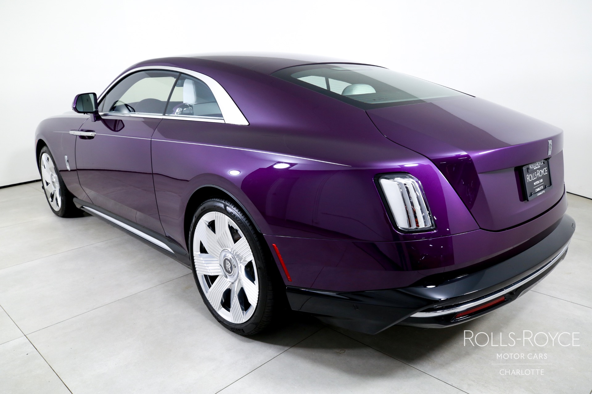 2024 Rolls Royce Spectre photo 8