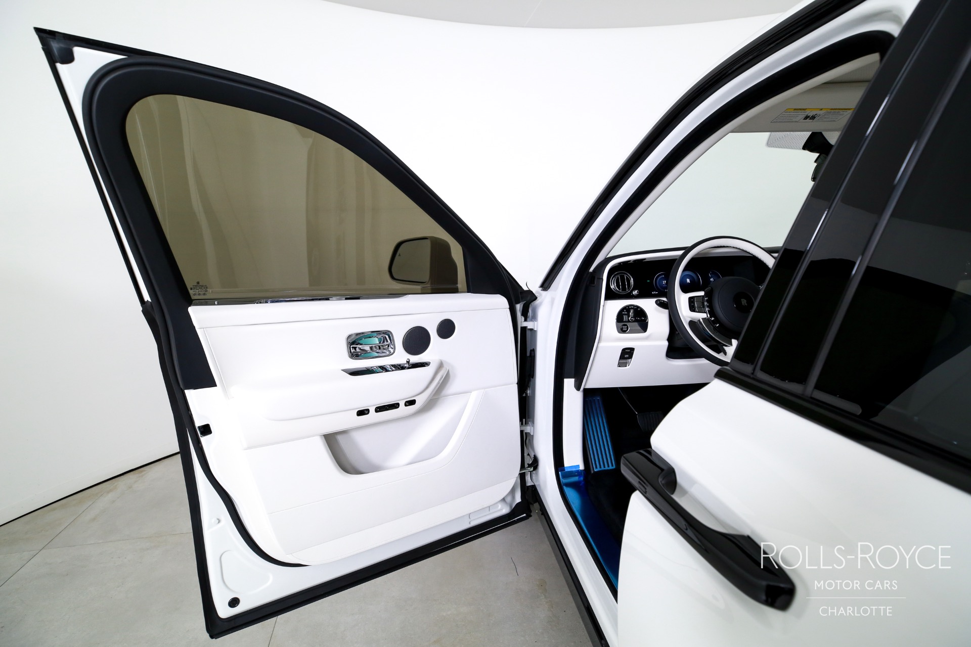 2025 Rolls Royce Cullinan RR photo 11