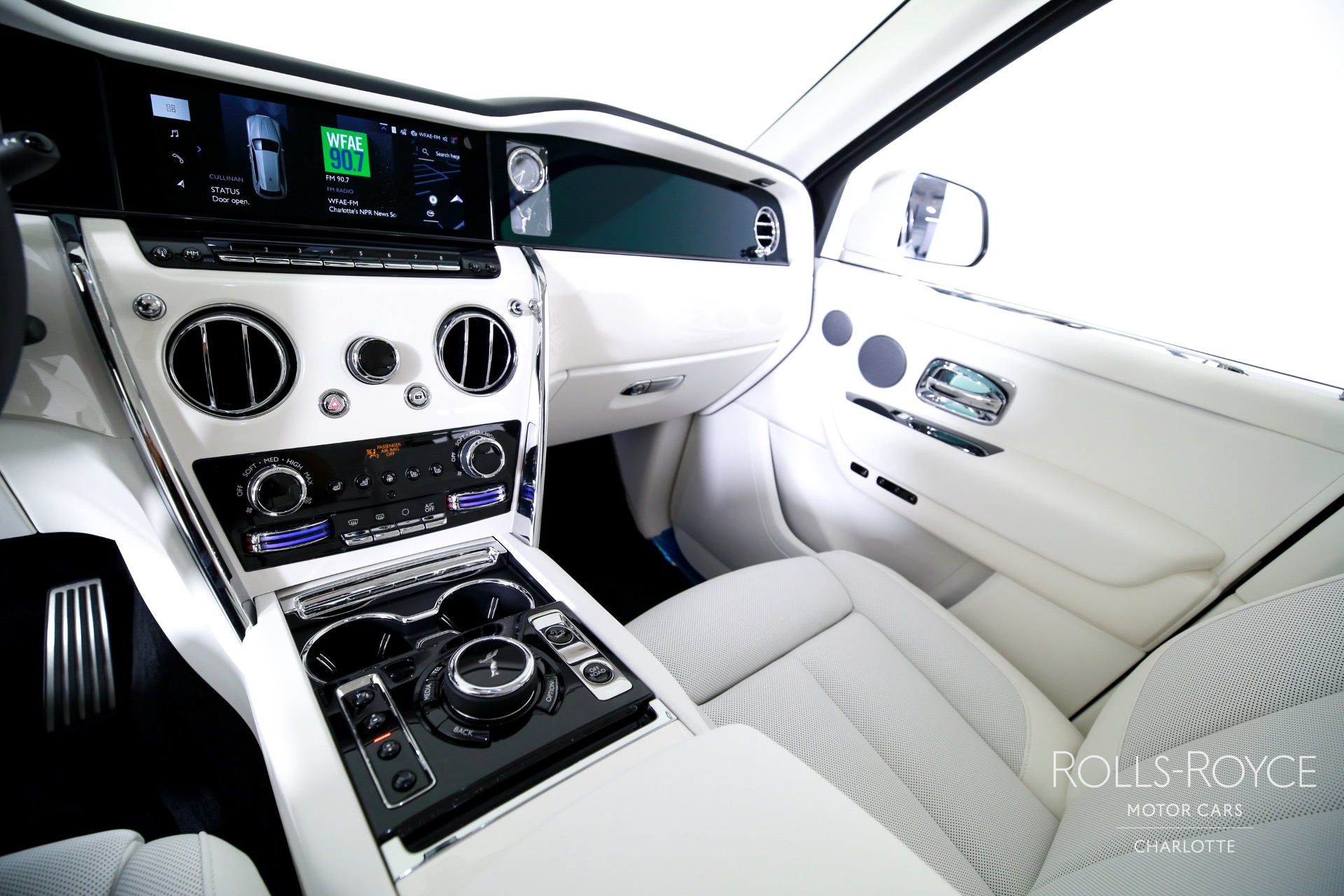 2025 Rolls Royce Cullinan RR photo 16
