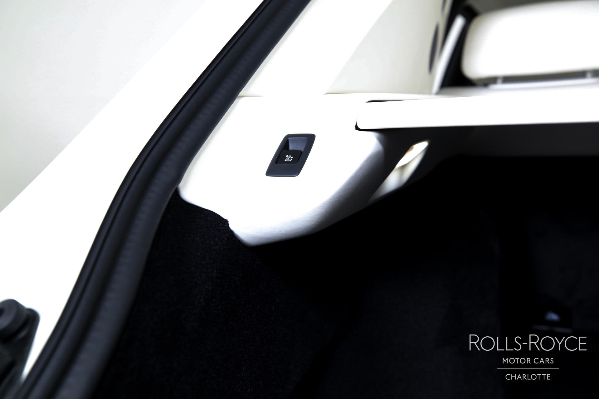 2025 Rolls Royce Cullinan RR photo 24