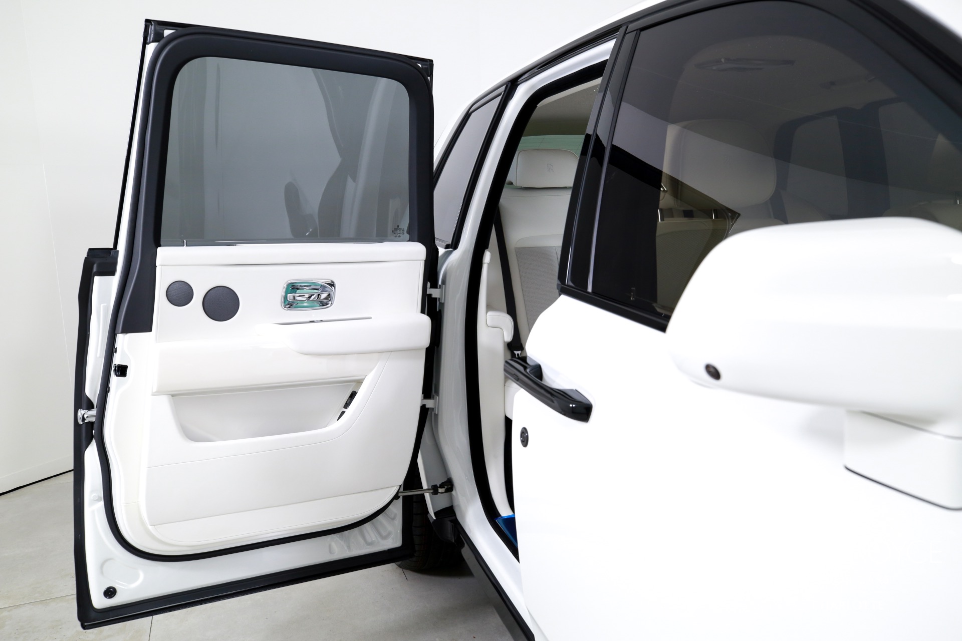 2025 Rolls Royce Cullinan RR photo 25