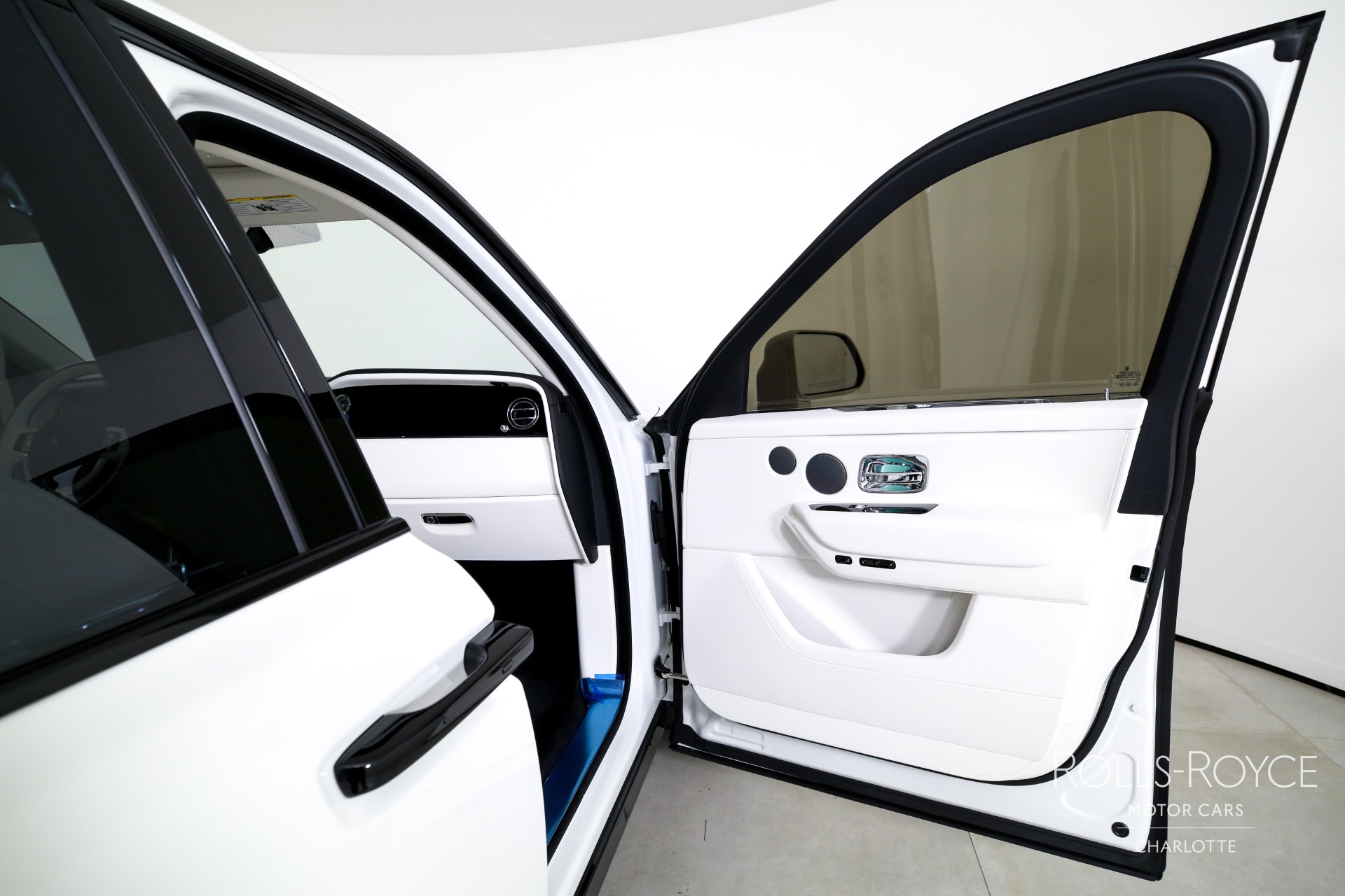 2025 Rolls Royce Cullinan RR photo 30