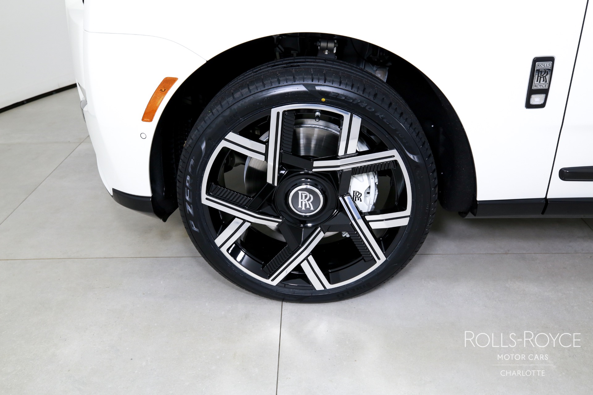 2025 Rolls Royce Cullinan RR photo 37