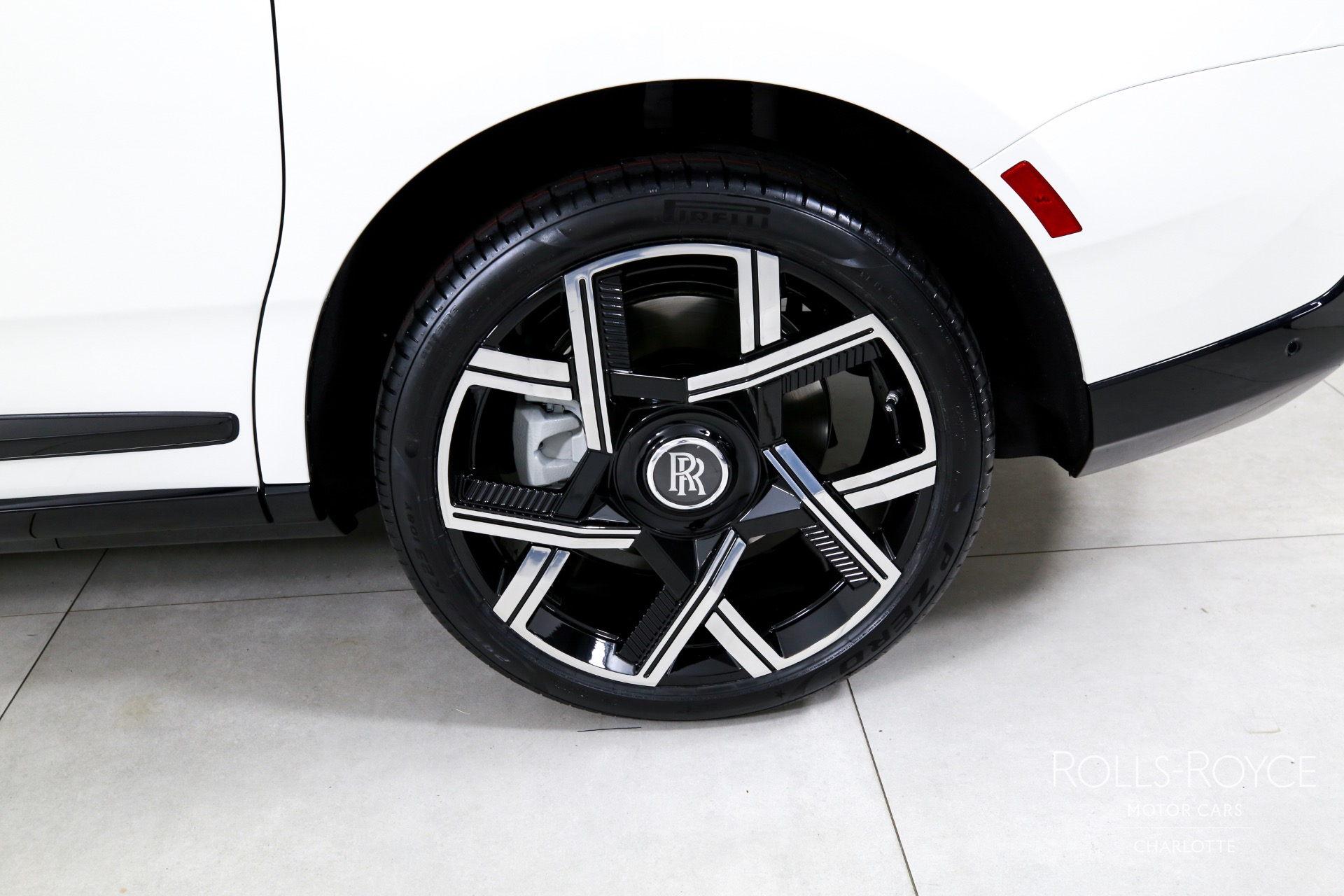 2025 Rolls Royce Cullinan RR photo 38