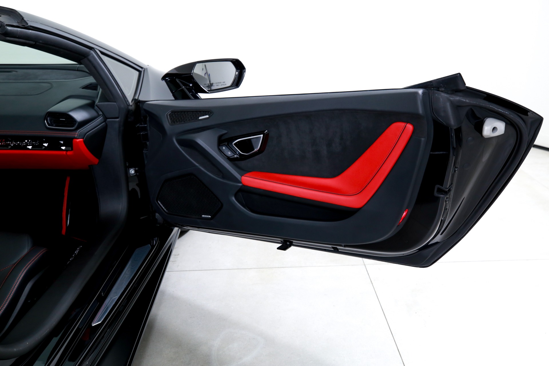 2023 Lamborghini Huracan Evo Spyder photo 17