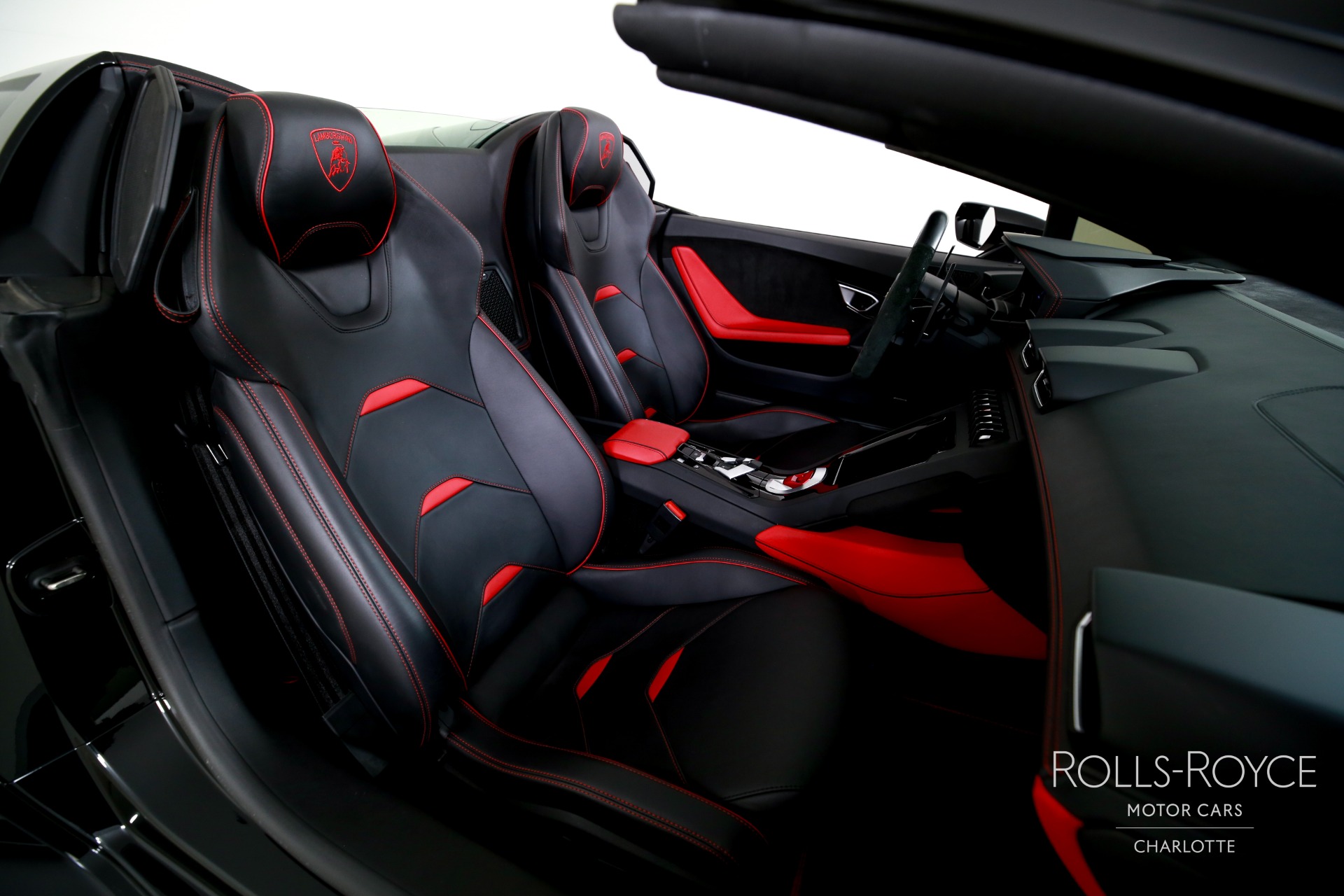 2023 Lamborghini Huracan Evo Spyder photo 18